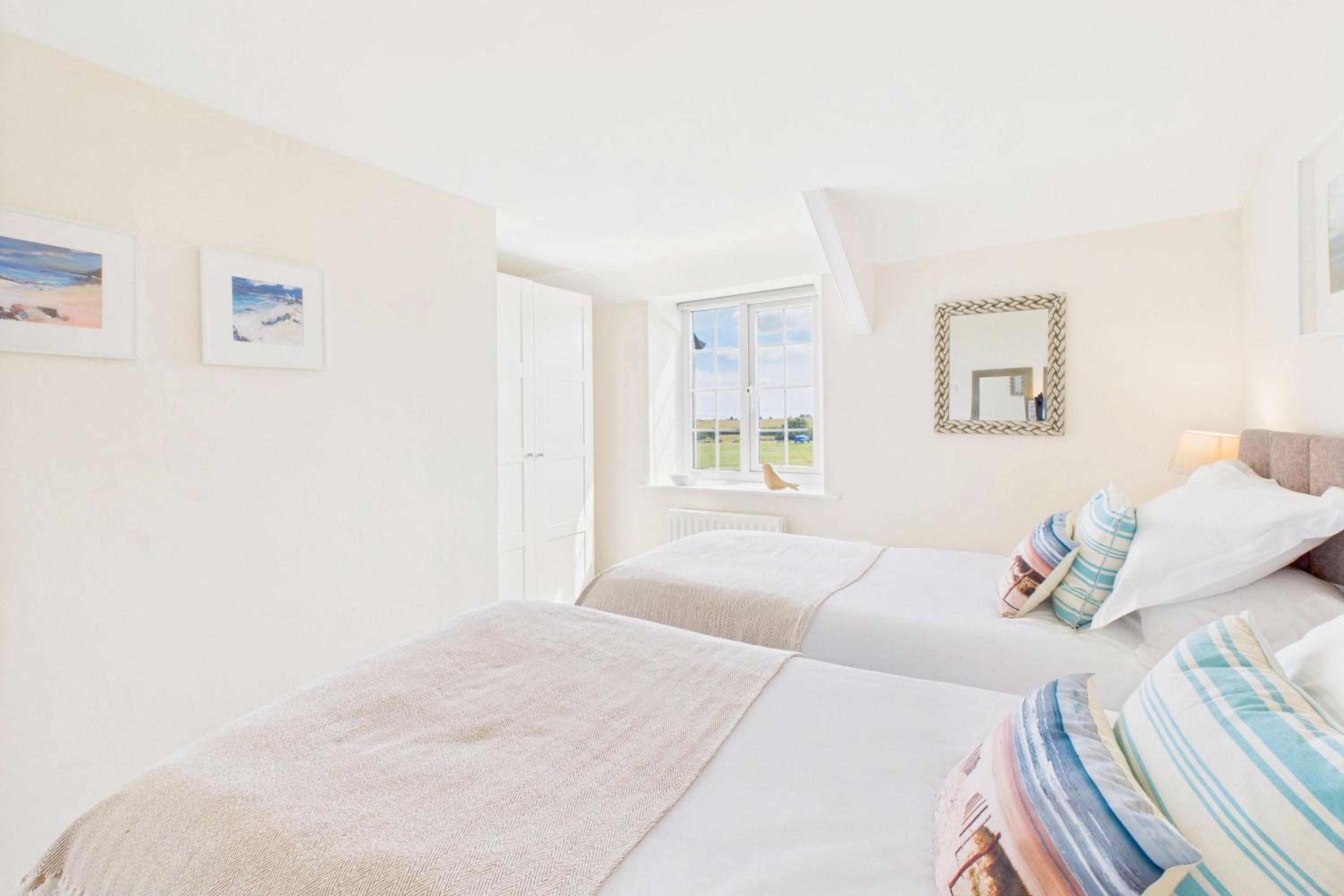 Host & Stay - Dove Cottage