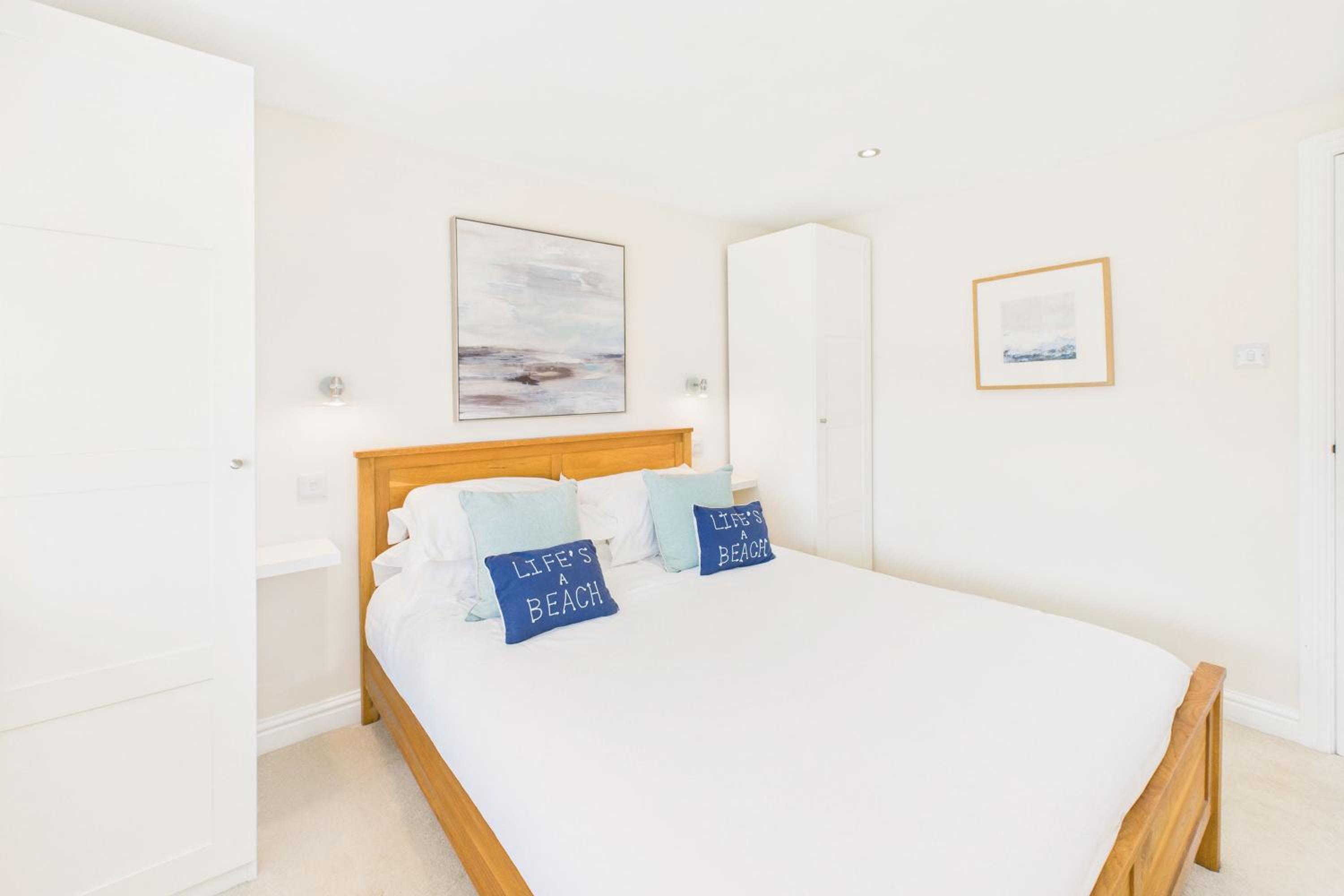 Host & Stay - Dove Cottage
