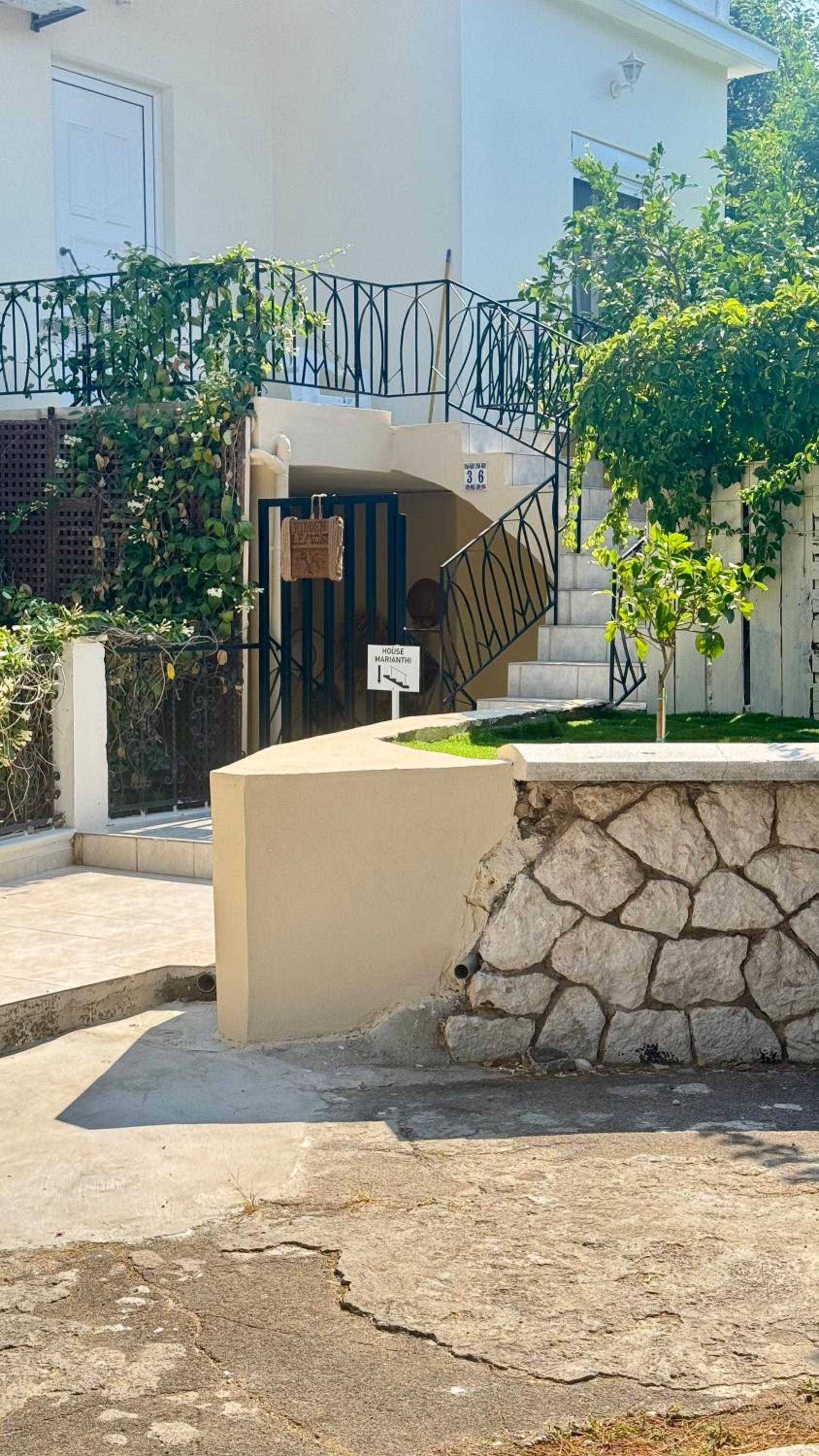 Hidden Lemons - Boho stay in Rhodes