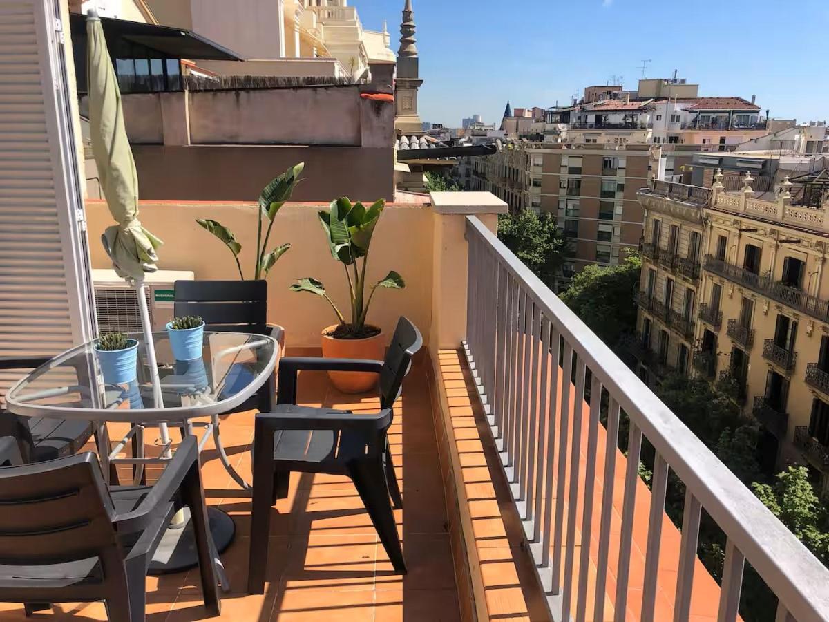 Attic with terrace Barcelona center
