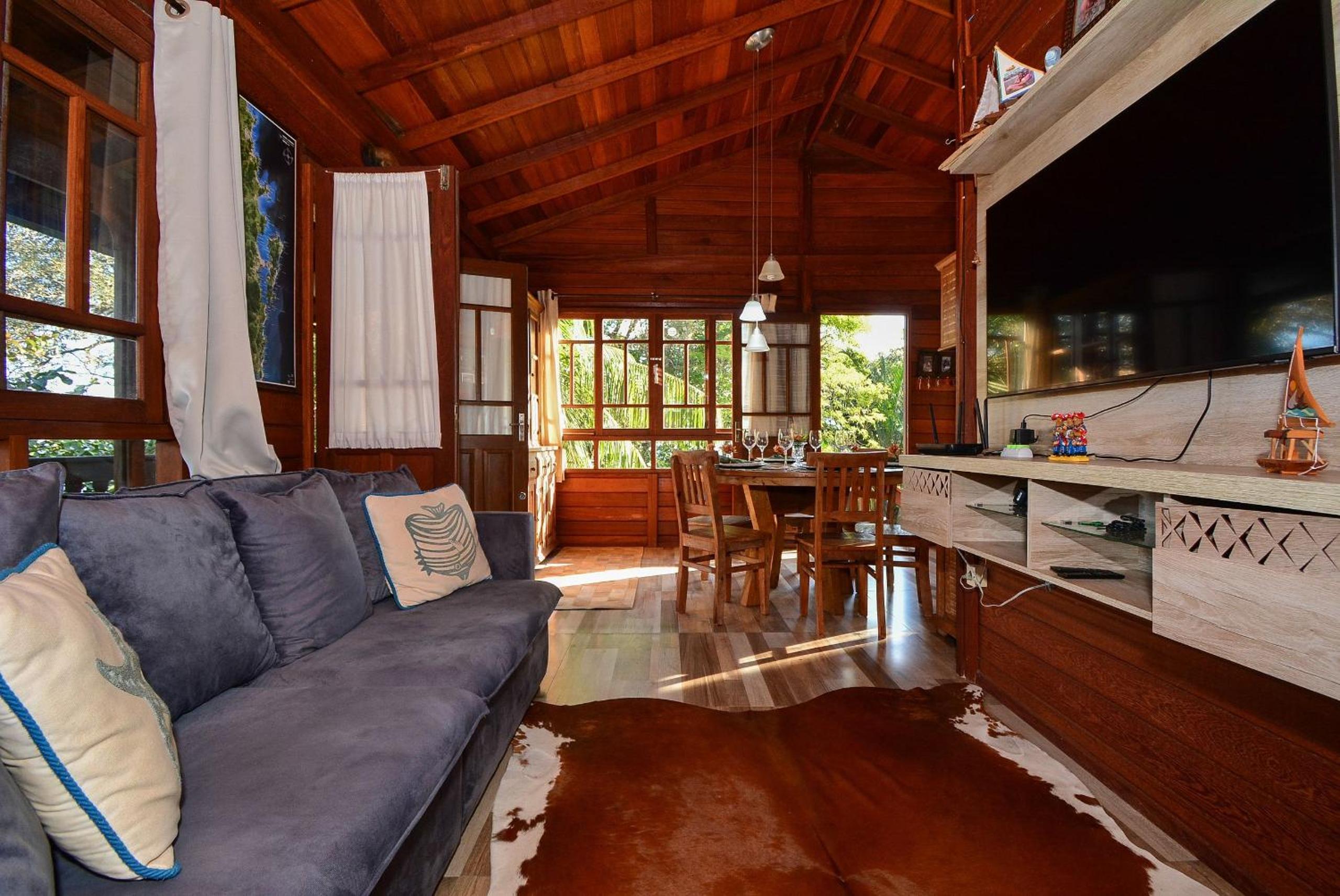 Casa à Beira Mar no Ribeirão da Ilha - SDI012