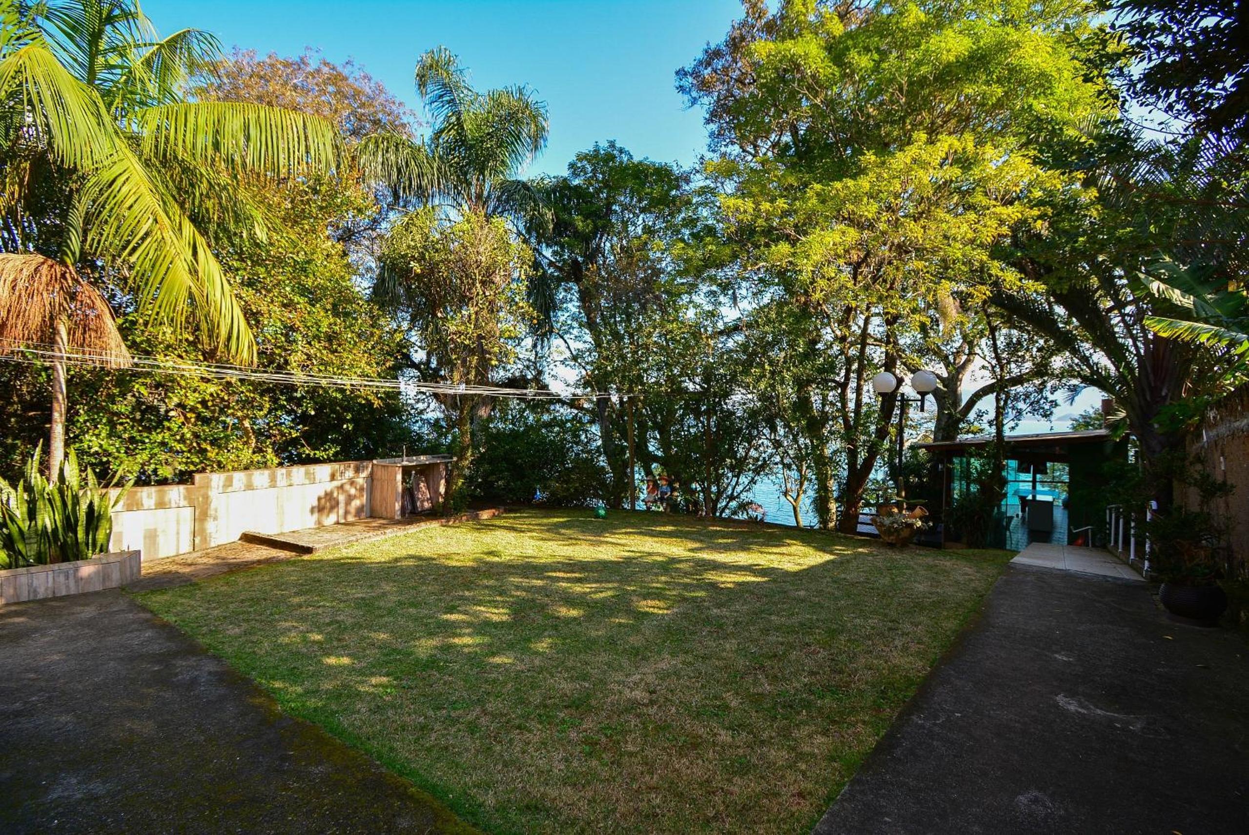 Casa à Beira Mar no Ribeirão da Ilha - SDI012