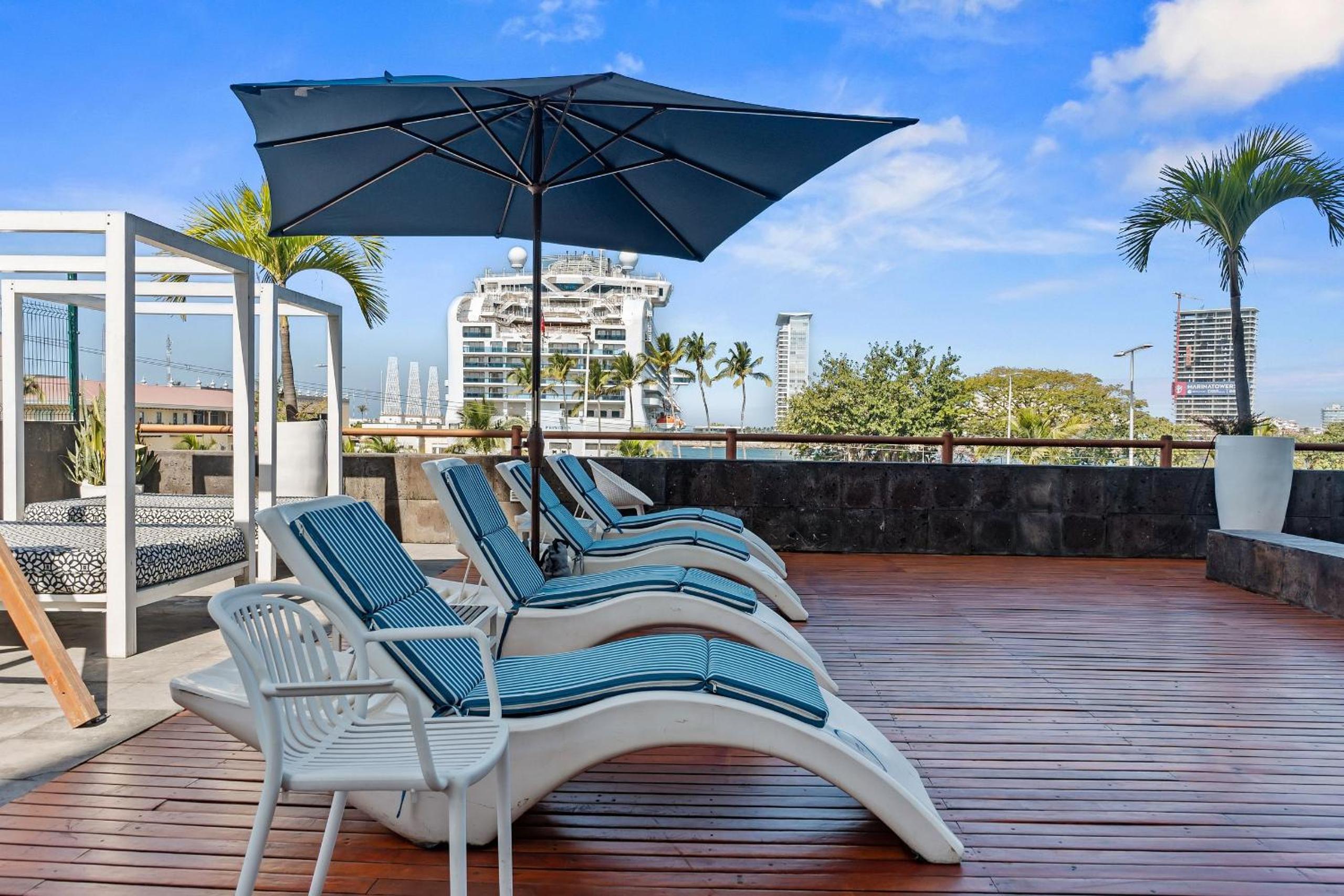 Deck12 Casino and Resort by Monyxbnb