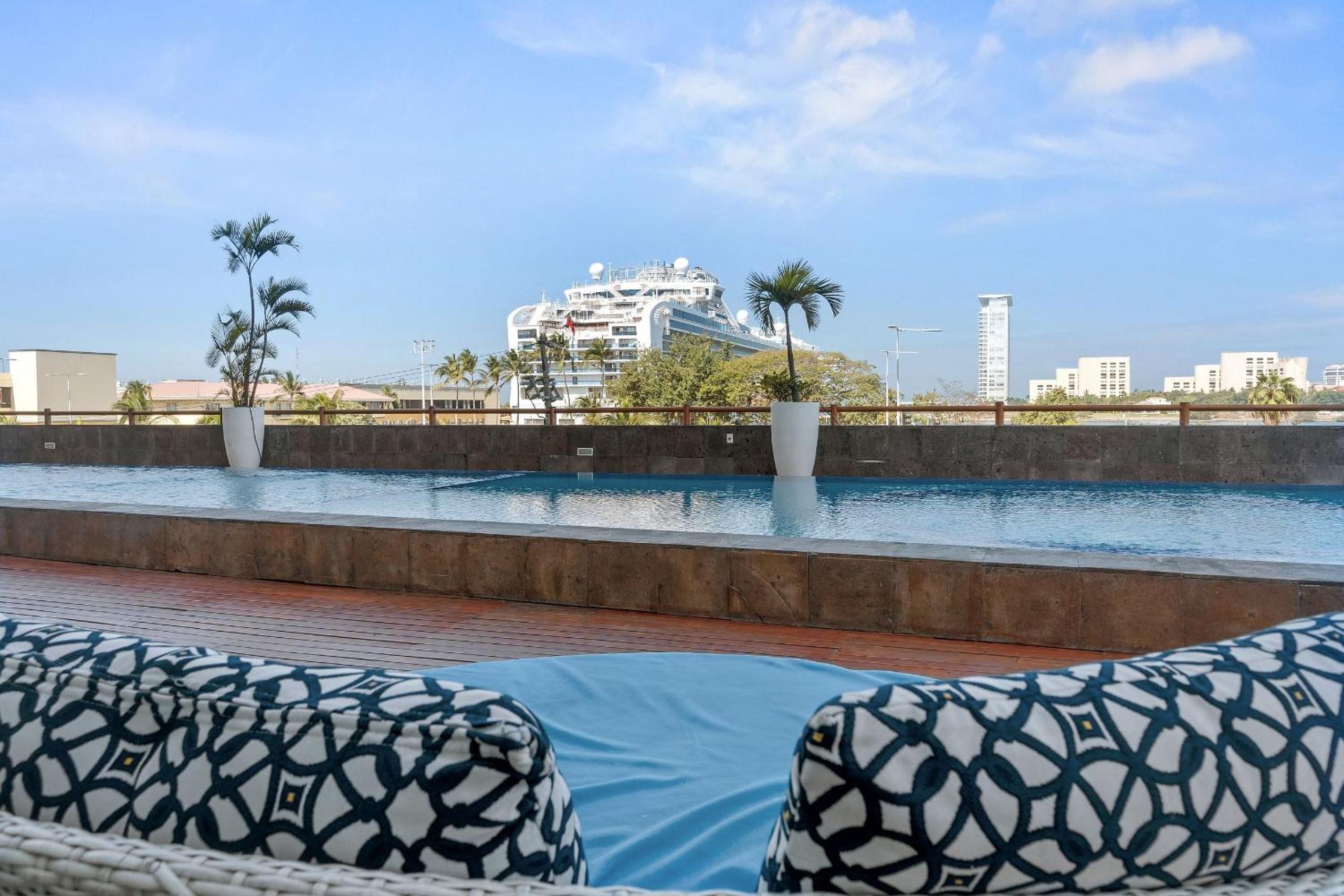 Deck12 Casino and Resort by Monyxbnb