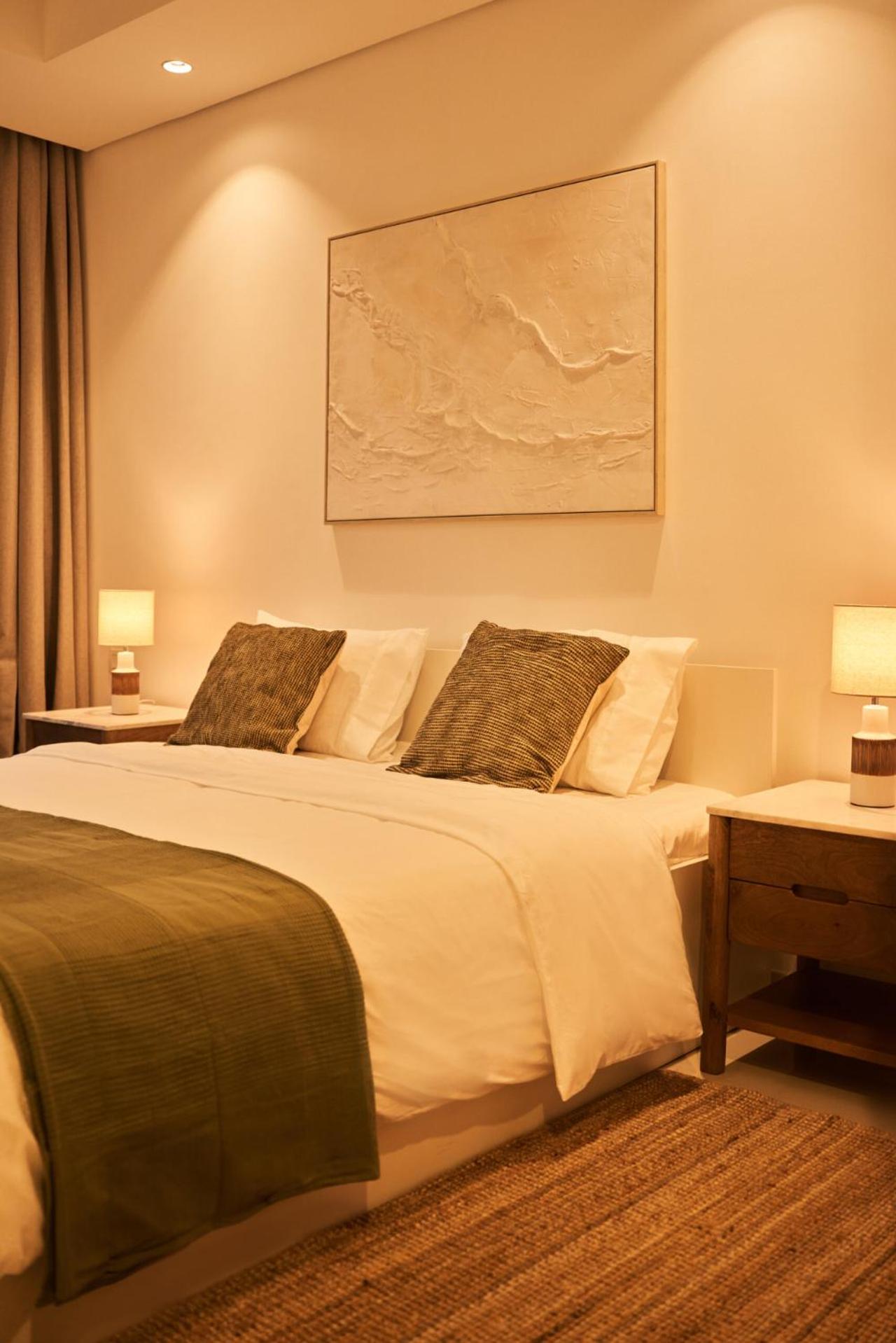 Luxury 49th Floor 2BR Corner Apt with Burj Khalifa View and Infinity Pool Access