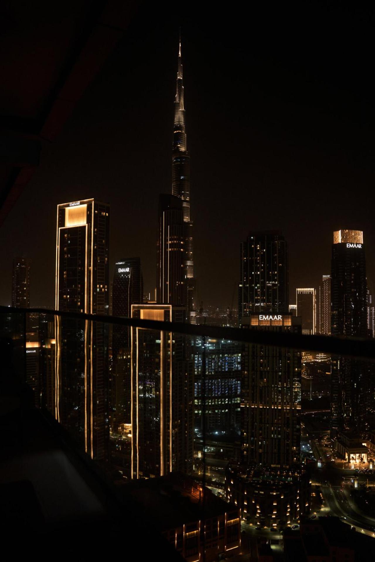 Luxury 49th Floor 2BR Corner Apt with Burj Khalifa View and Infinity Pool Access