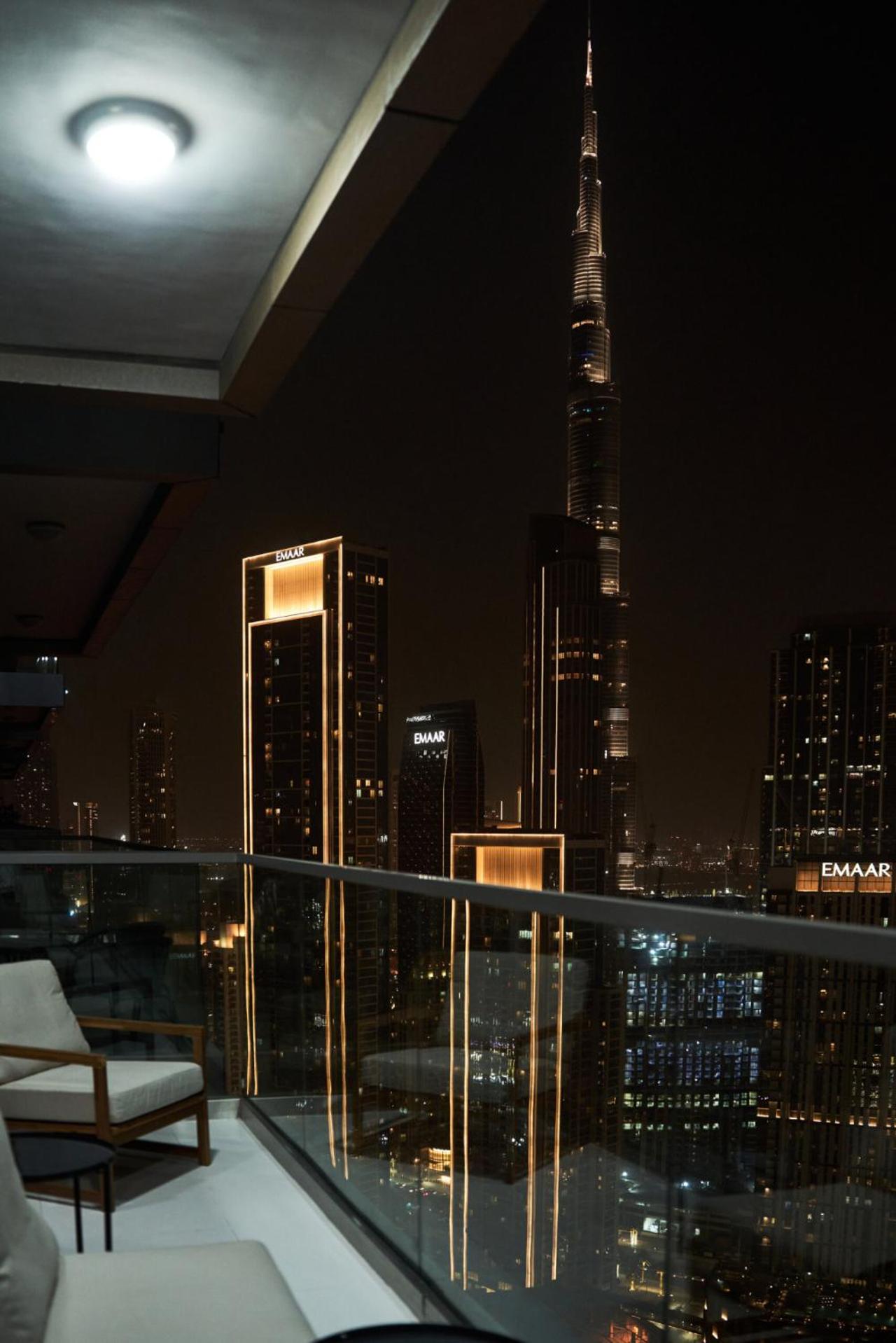 Luxury 49th Floor 2BR Corner Apt with Burj Khalifa View and Infinity Pool Access