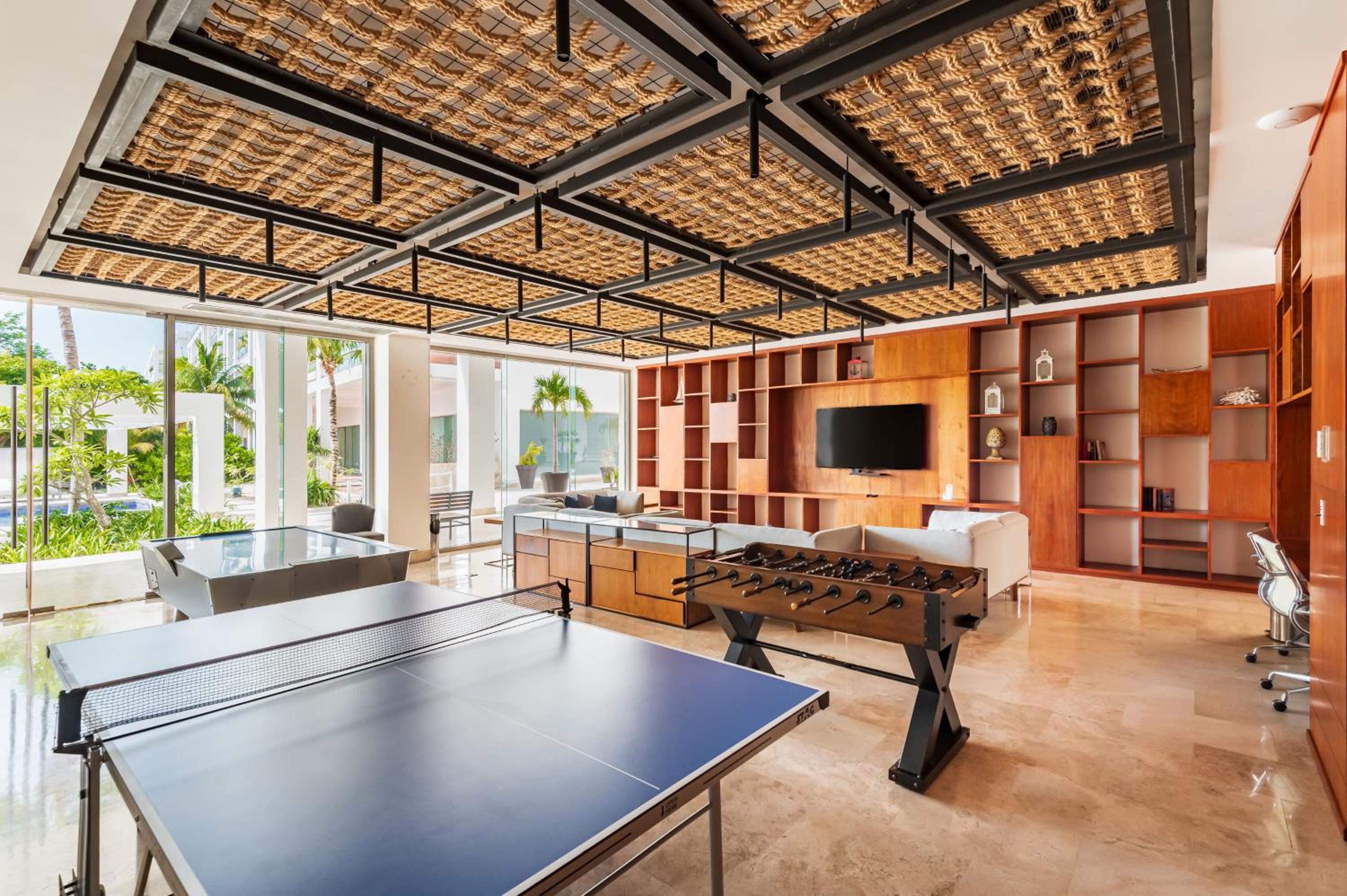 La Amada, Private Terrace Penthouse in Beachfront Complex