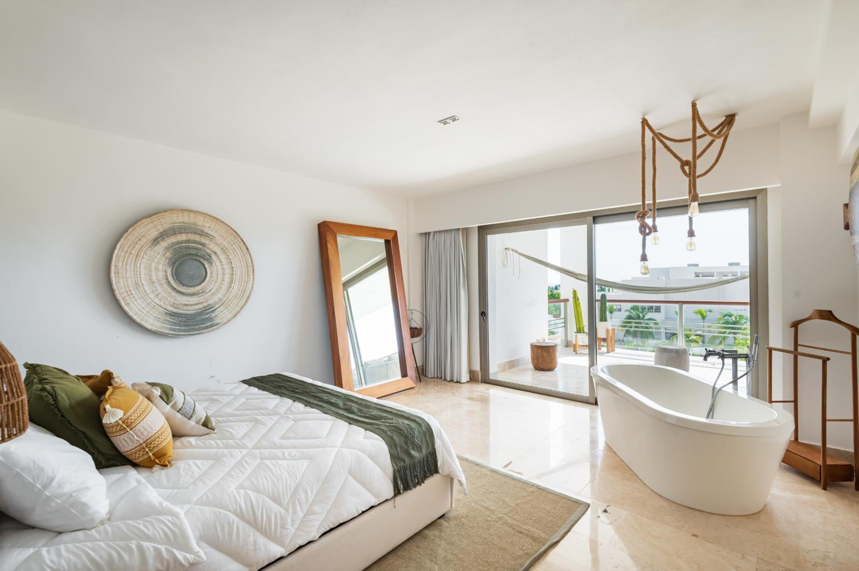 La Amada, Private Terrace Penthouse in Beachfront Complex