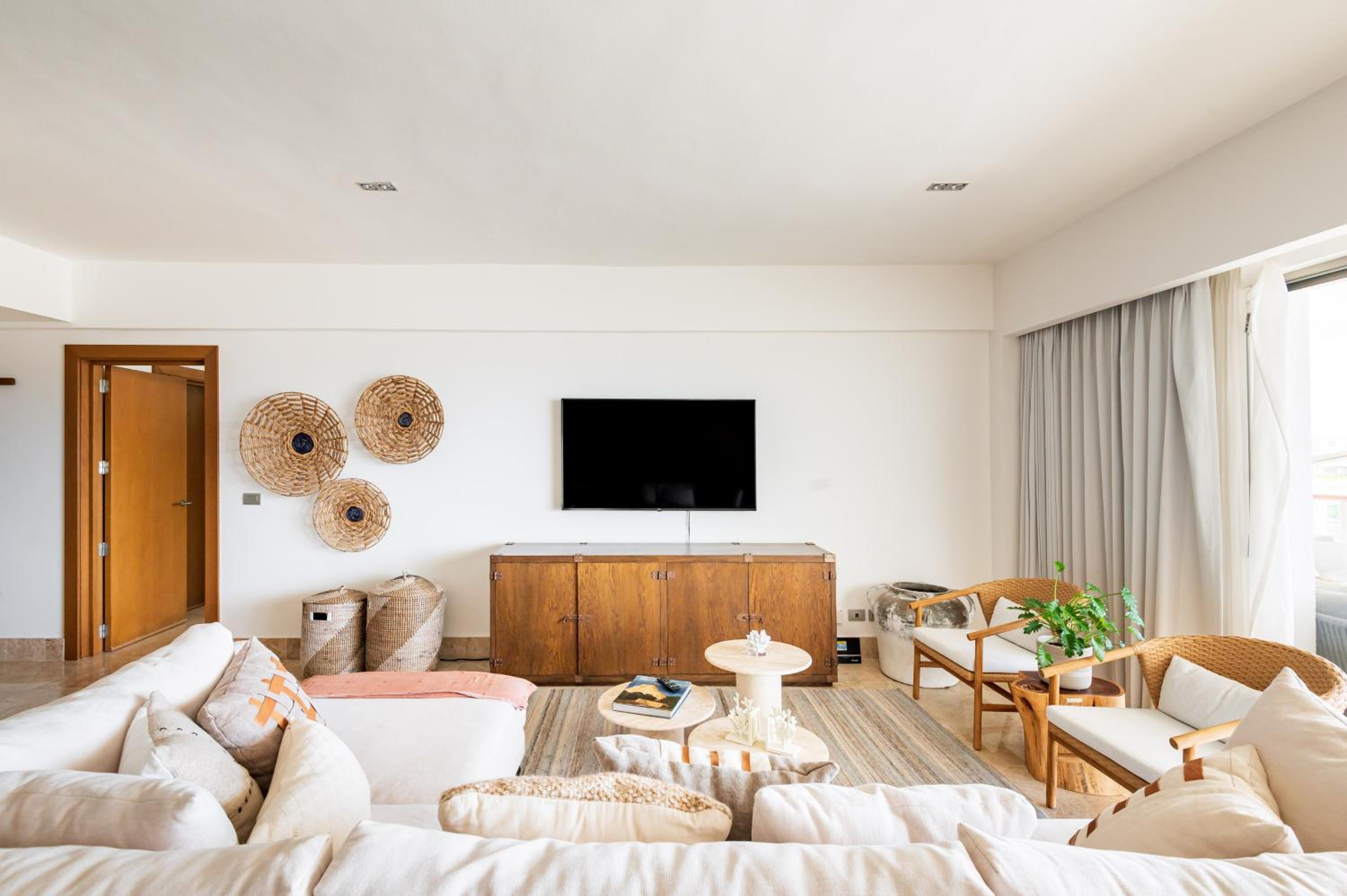 La Amada, Private Terrace Penthouse in Beachfront Complex