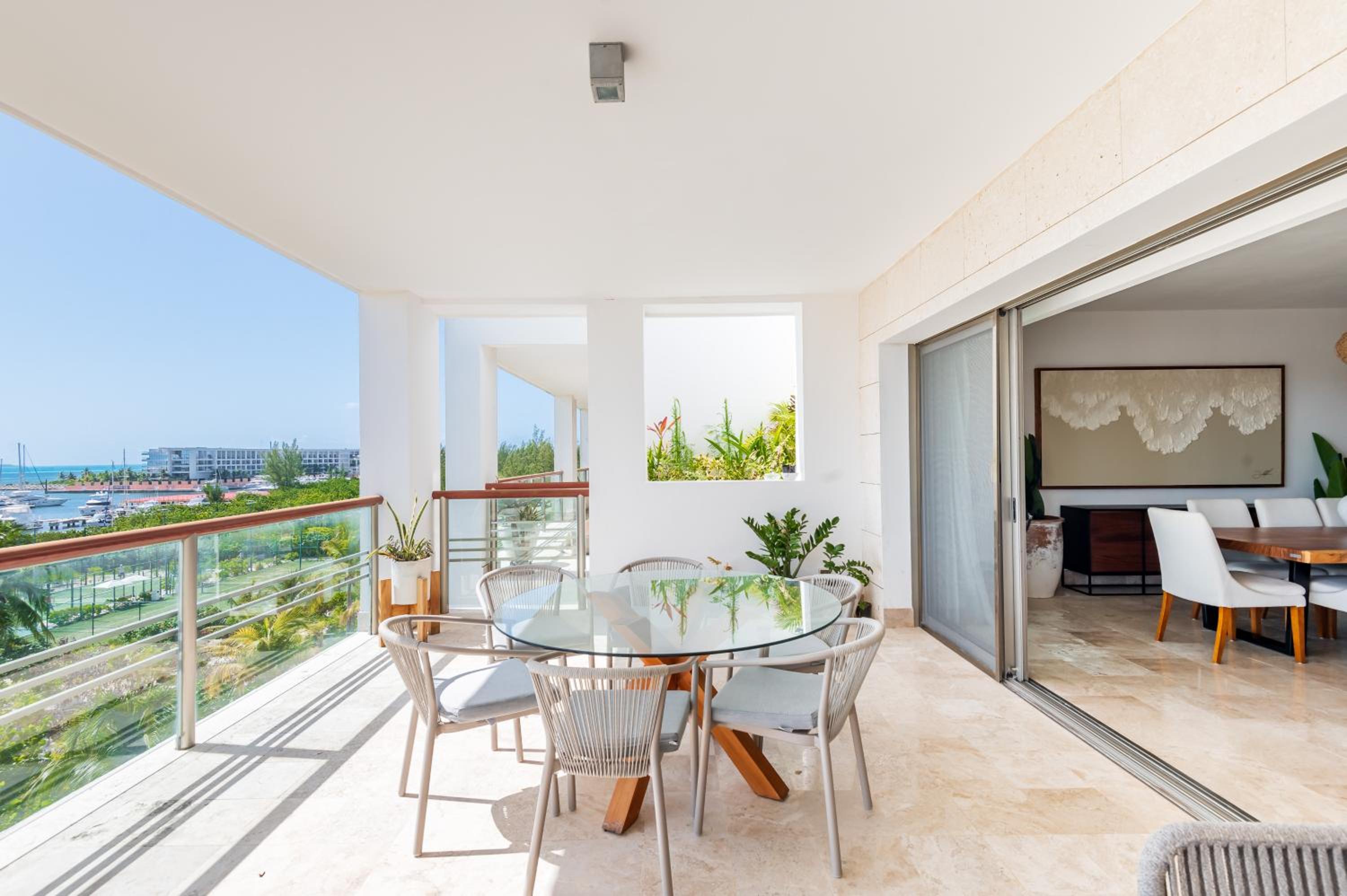 La Amada, Private Terrace Penthouse in Beachfront Complex