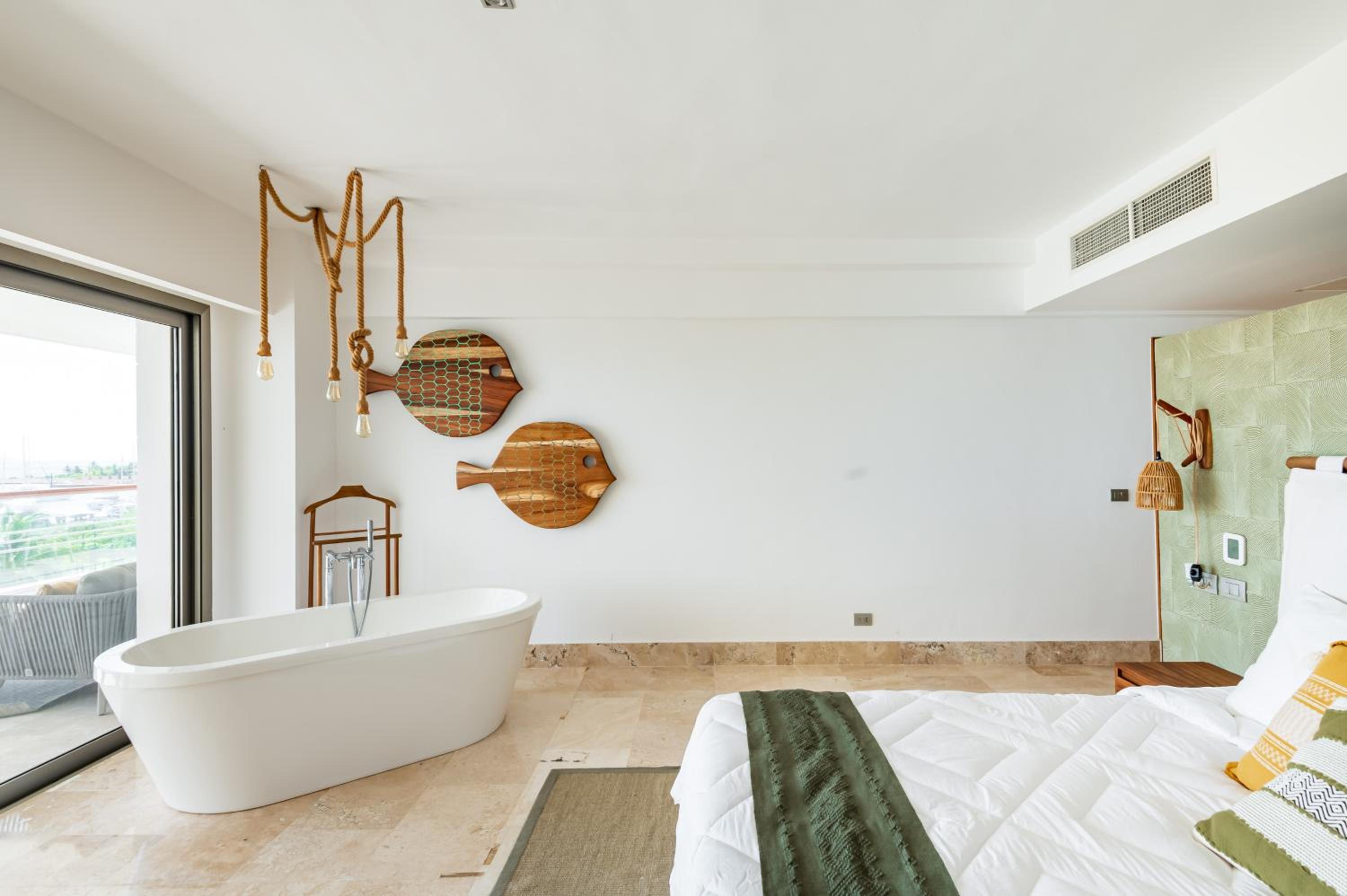 La Amada, Private Terrace Penthouse in Beachfront Complex