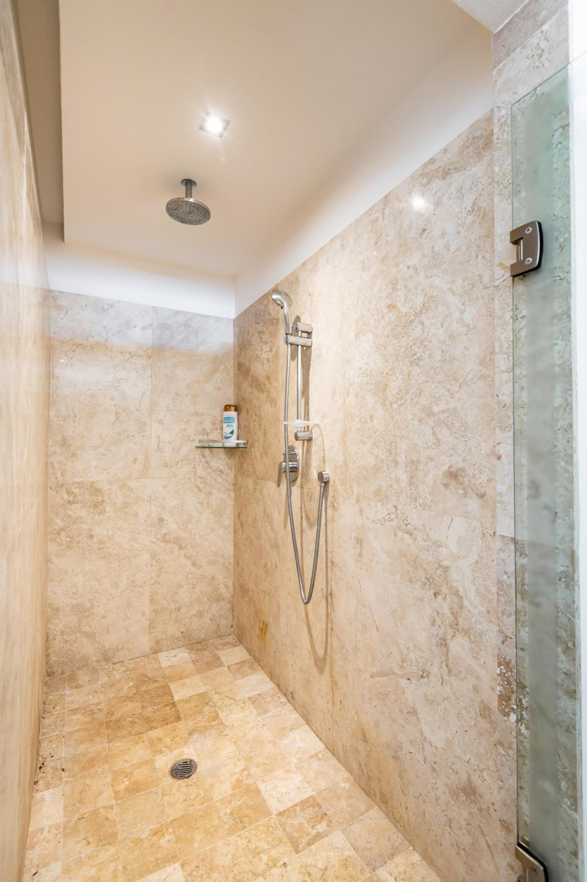 La Amada, Private Terrace Penthouse in Beachfront Complex