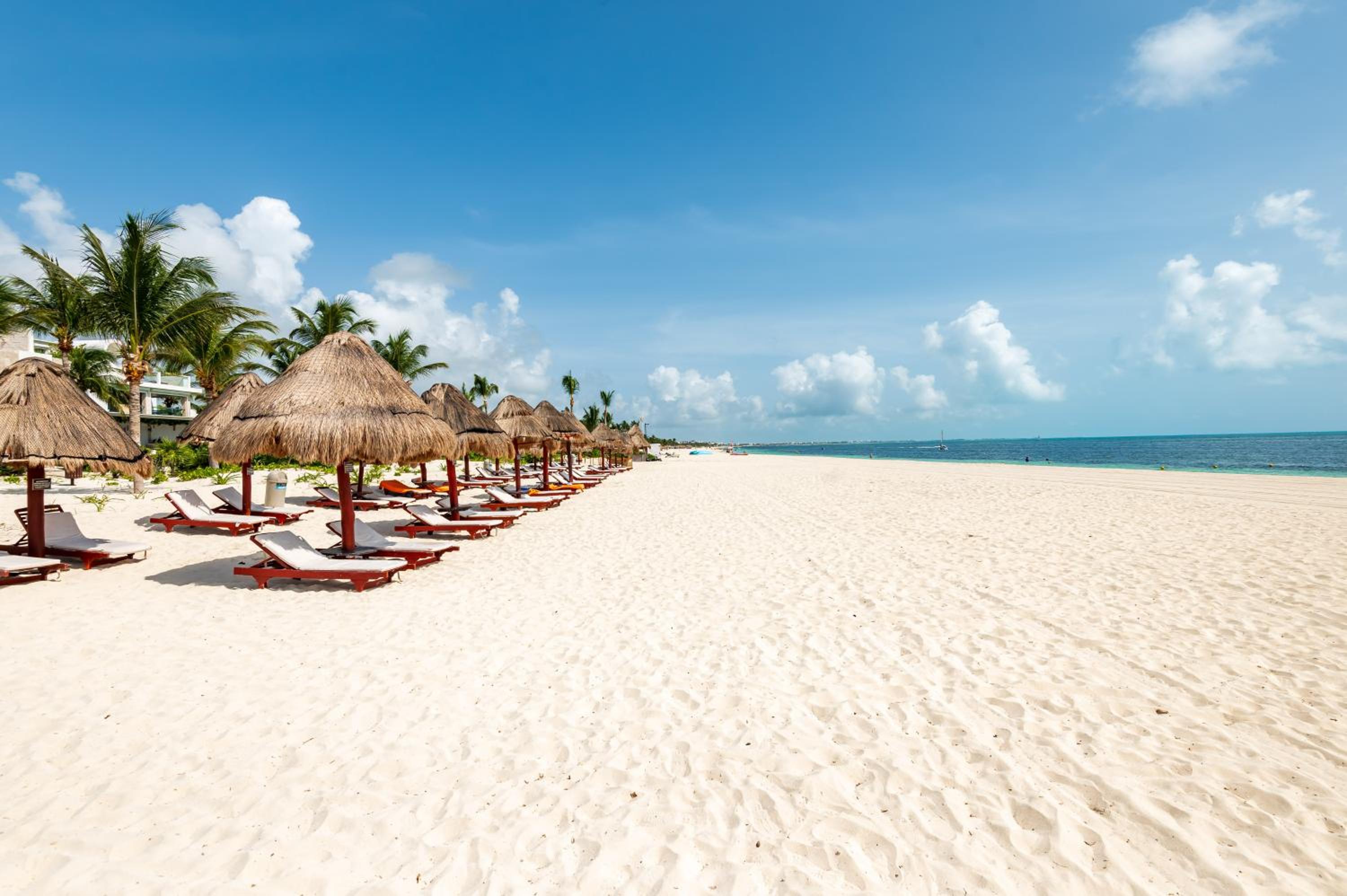 La Amada, Private Terrace Penthouse in Beachfront Complex