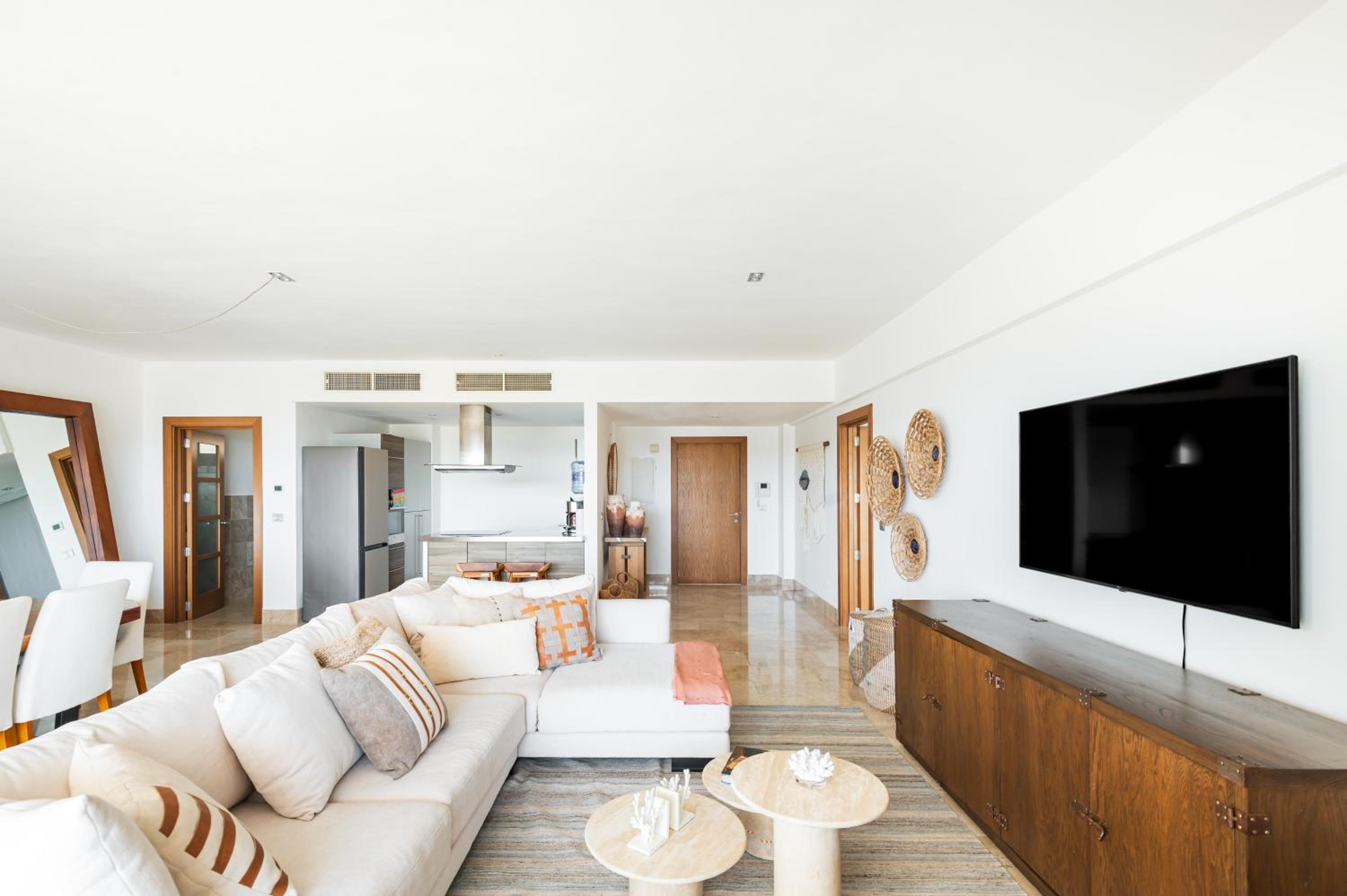 La Amada, Private Terrace Penthouse in Beachfront Complex
