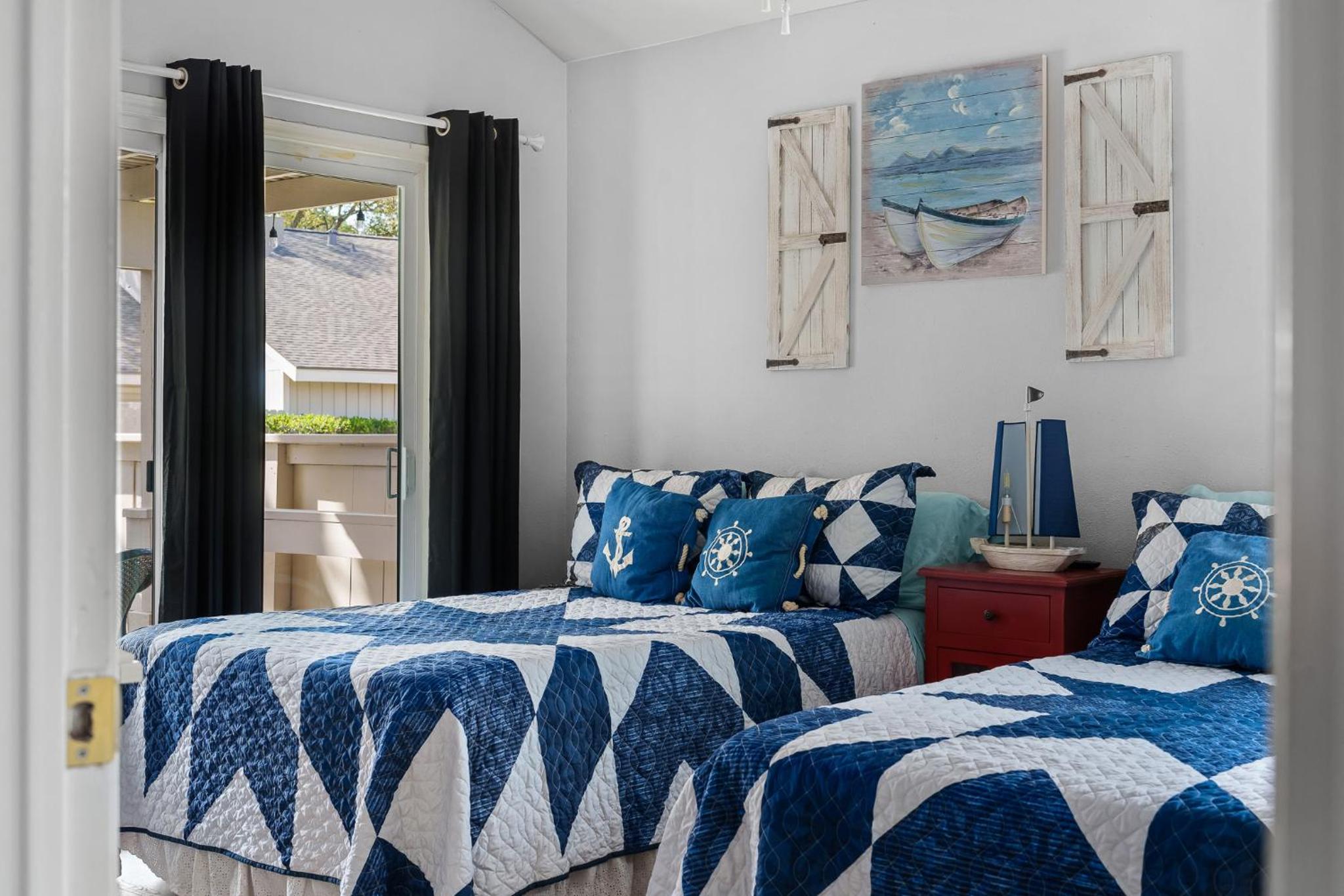 Conroe Lakefront Cottage