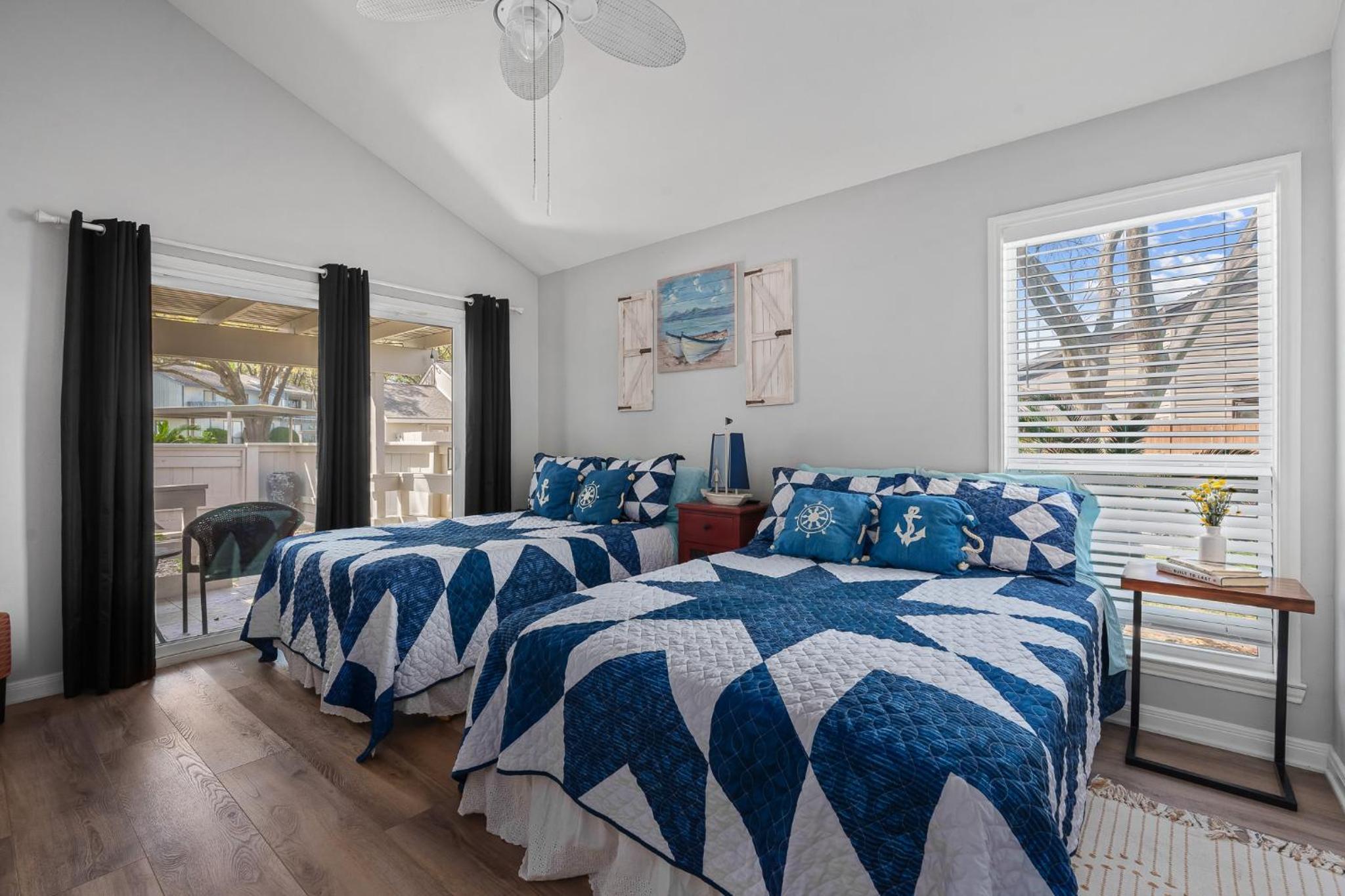 Conroe Lakefront Cottage