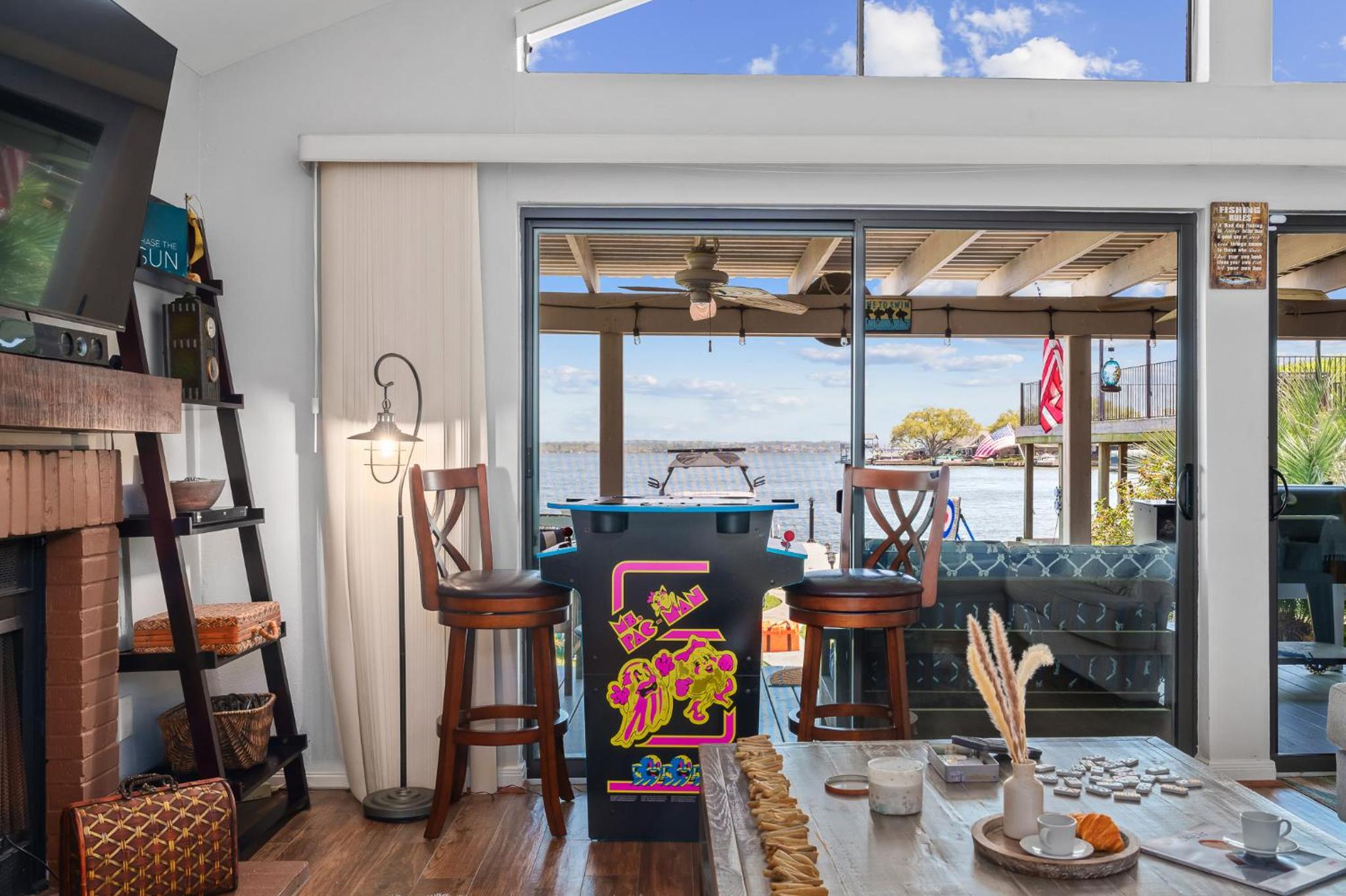 Conroe Lakefront Cottage