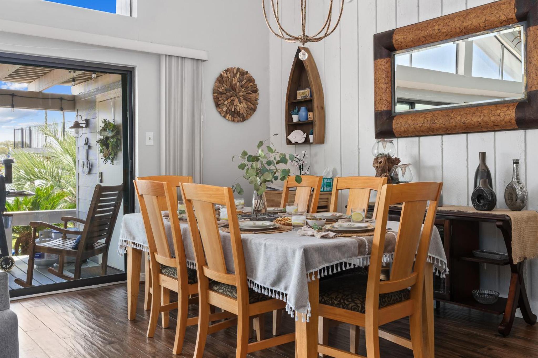 Conroe Lakefront Cottage