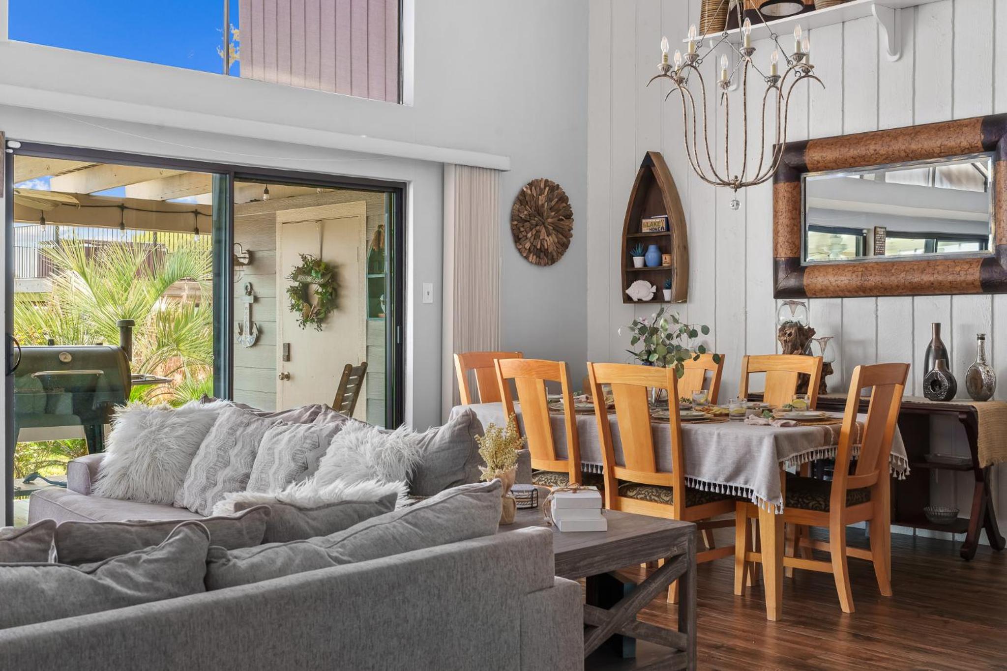 Conroe Lakefront Cottage