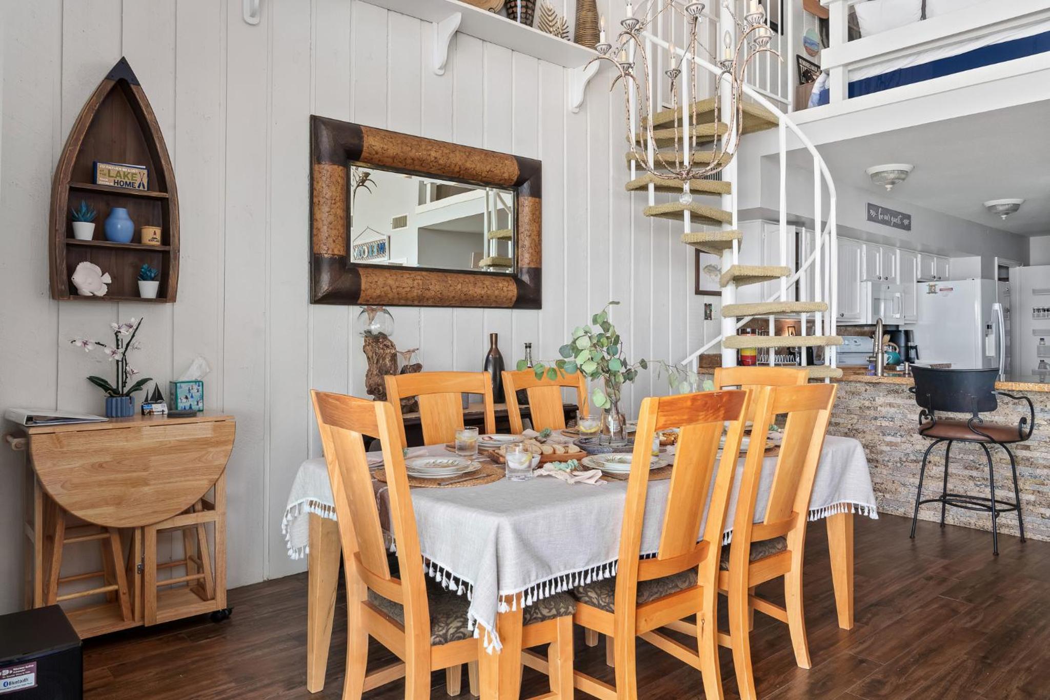 Conroe Lakefront Cottage