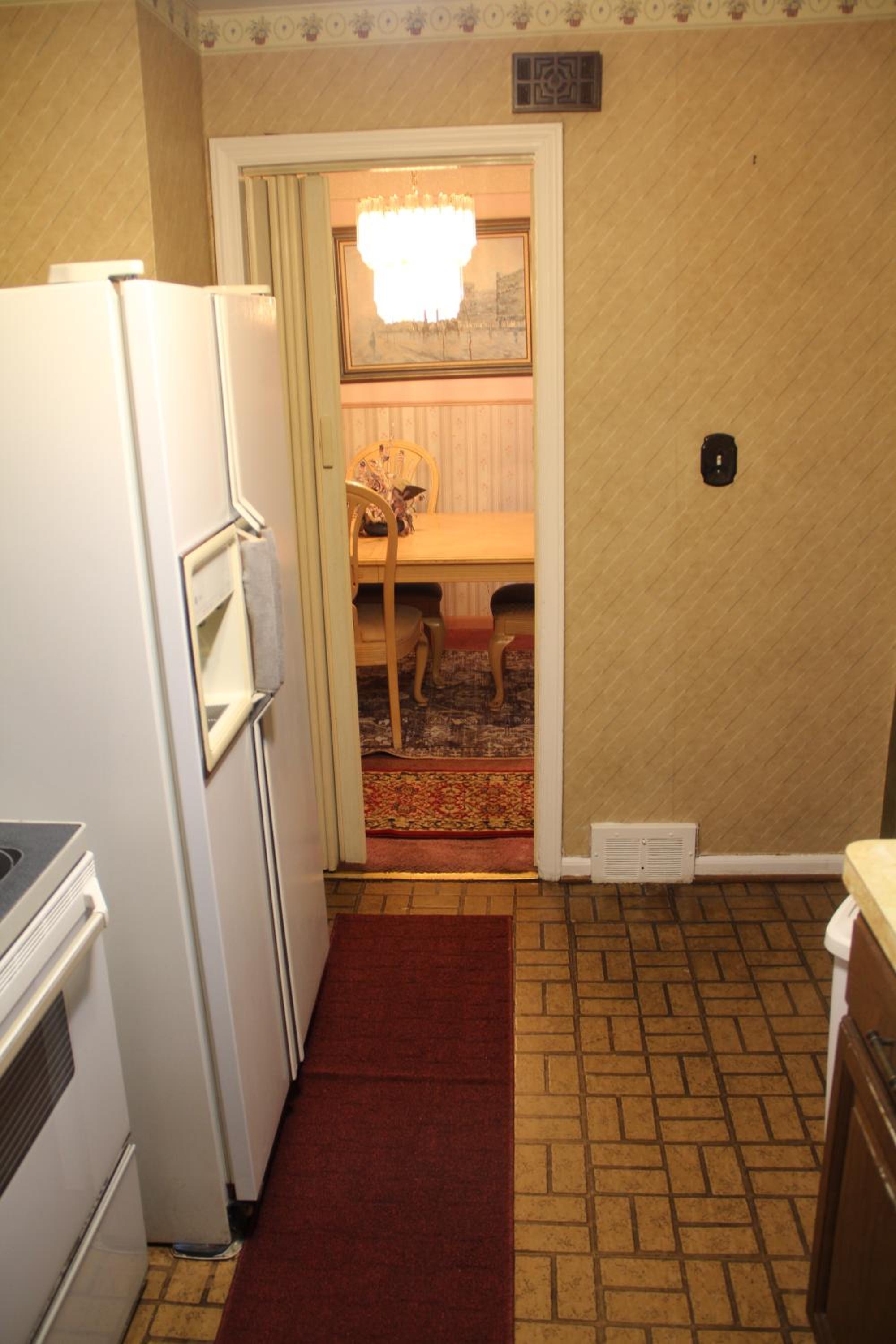 Beautiful, Cozy Stay in Oak Park, Queen Bedroom, Work Setup & Backyard Grill
