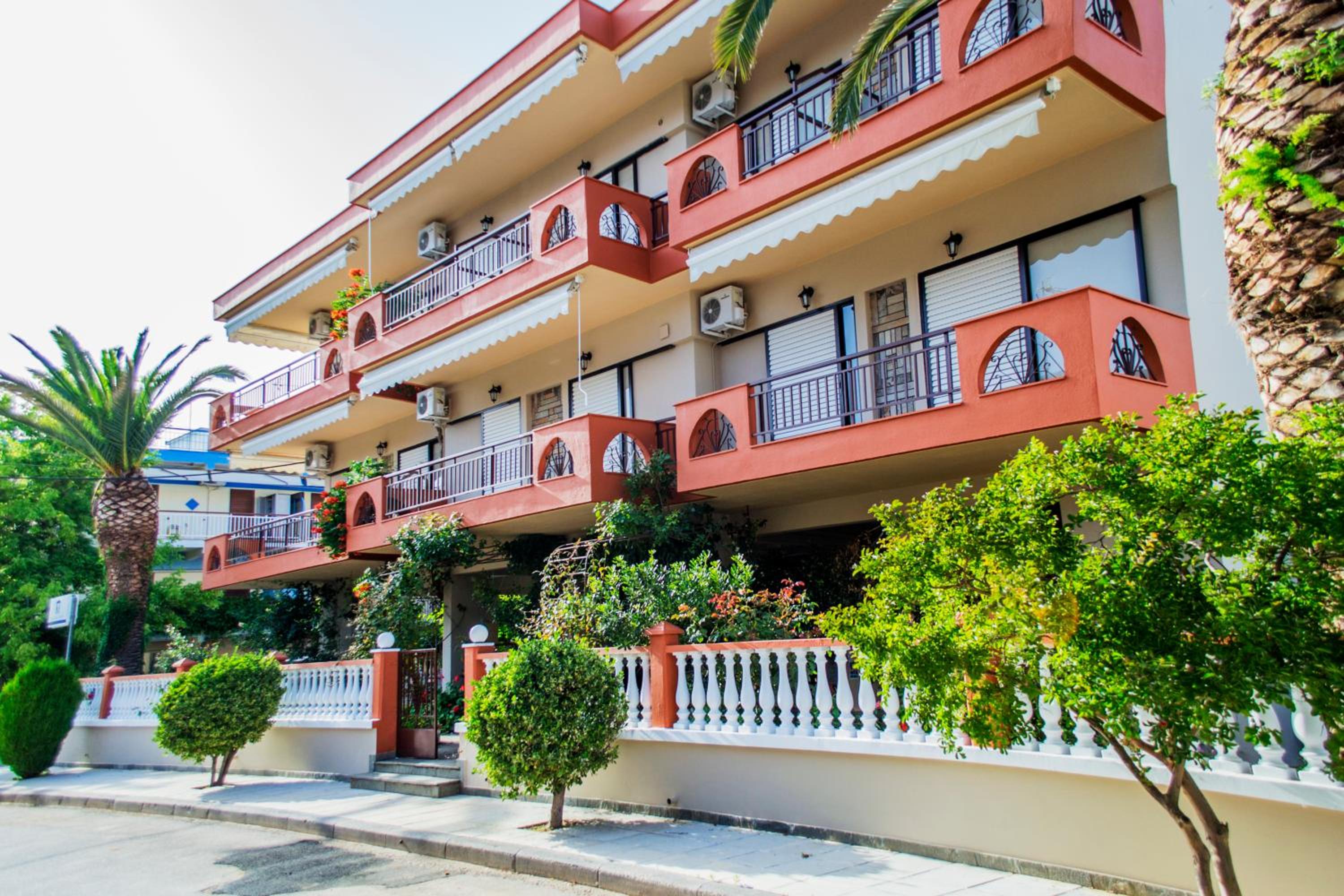 Milonas House Apartments