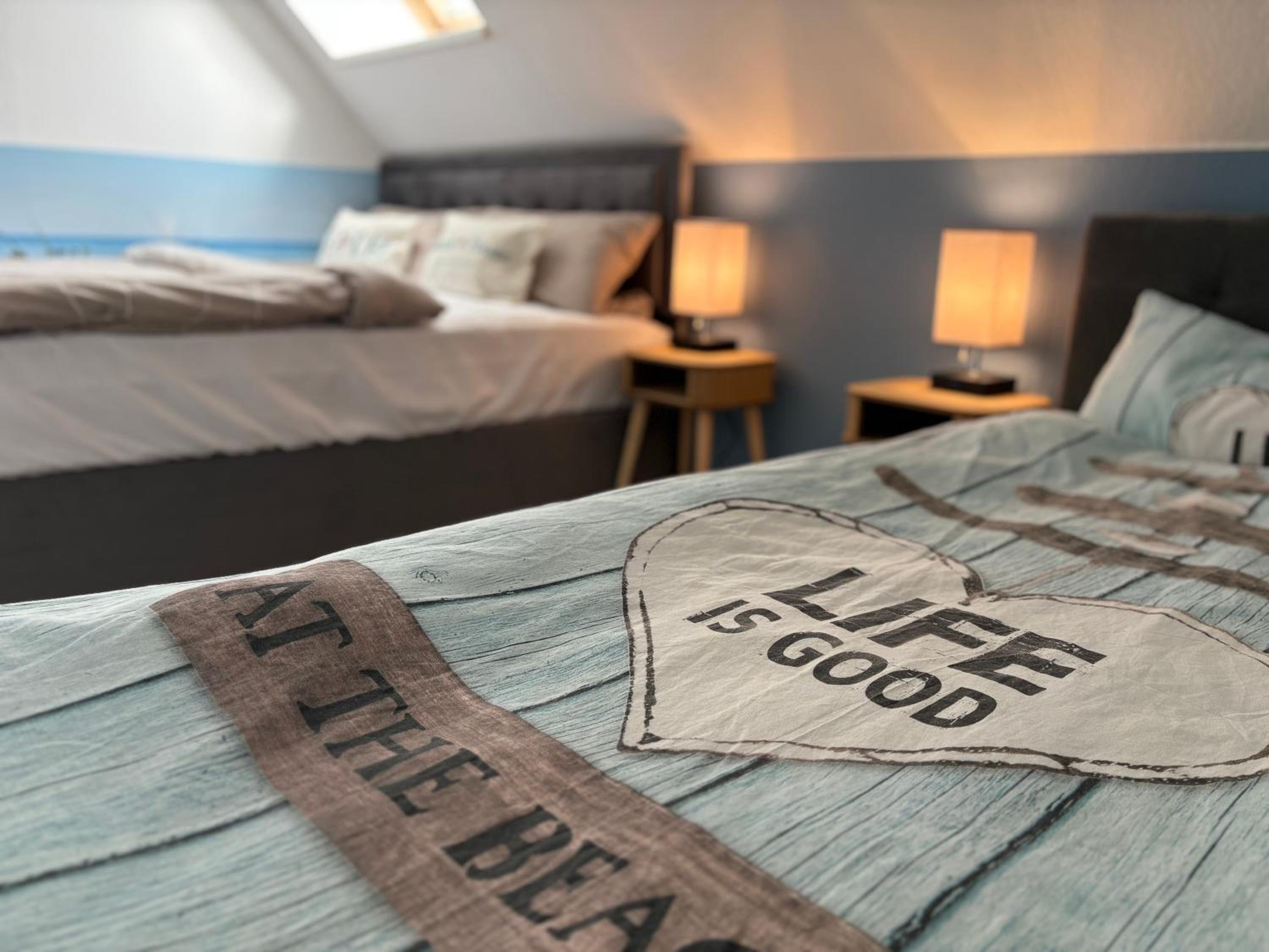 Ferienwohnung mit Schlösserblick in Dresden I große Dachterrasse I Parkplatz kostenfrei
