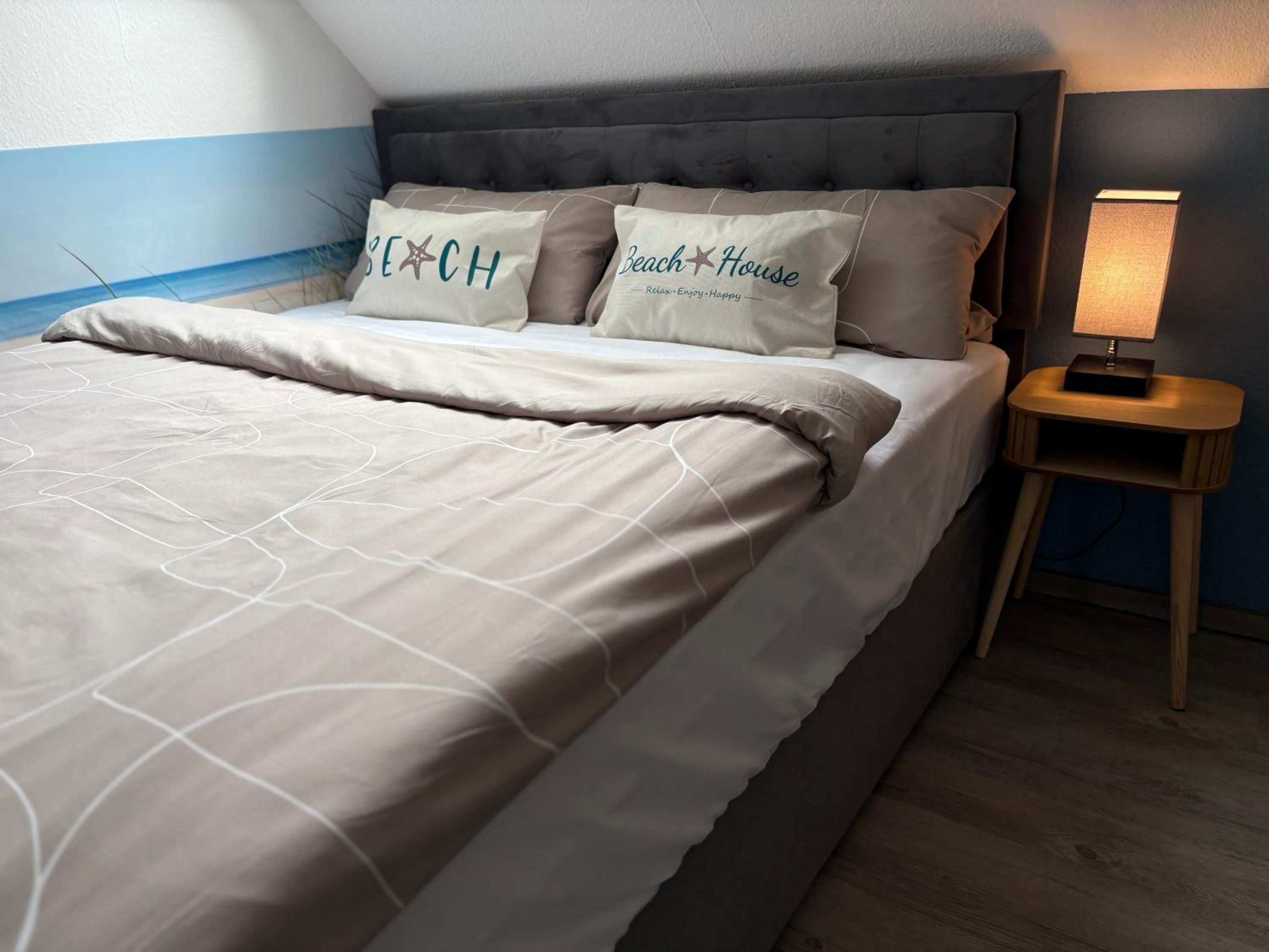 Ferienwohnung mit Schlösserblick in Dresden I große Dachterrasse I Parkplatz kostenfrei