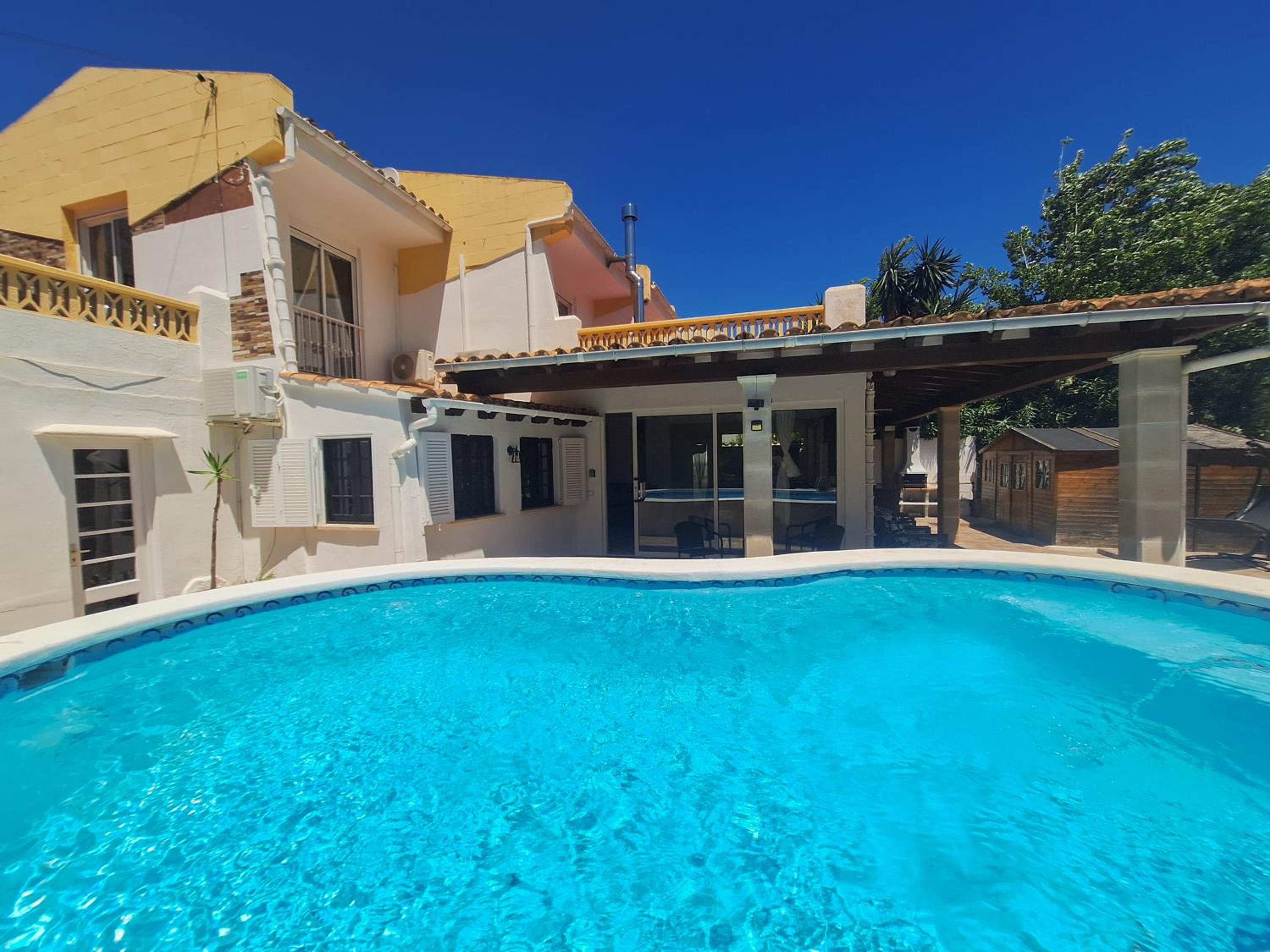 Villa Nevada - Espacioso Chalet con Piscina Privada