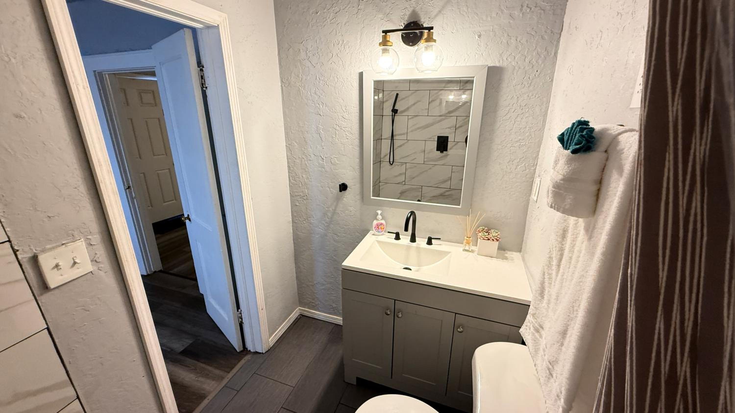1BR Apt 8 min to Integris Baptist #20C