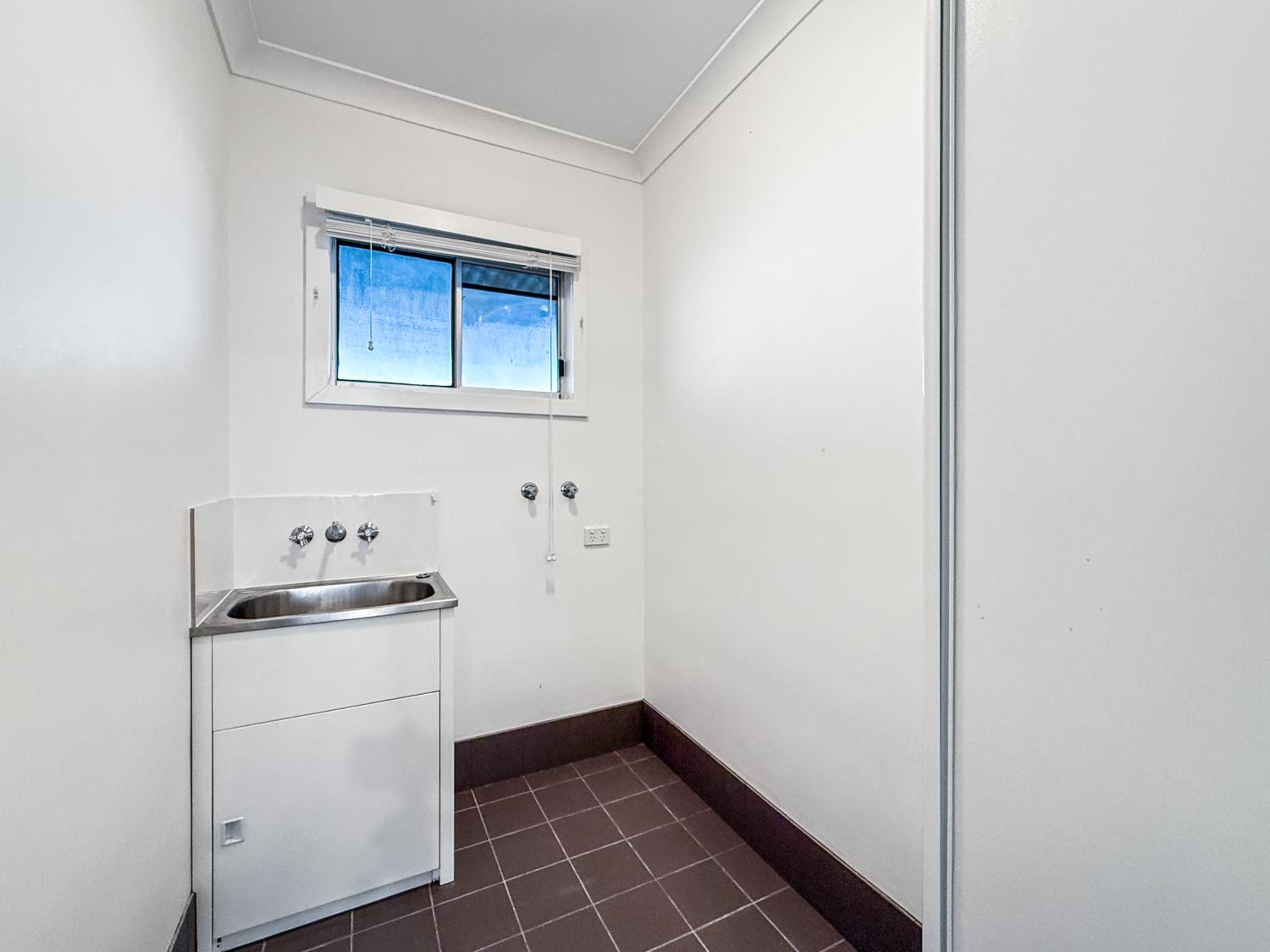 Spacious 3-Bedroom Home with Private Pool & BBQ