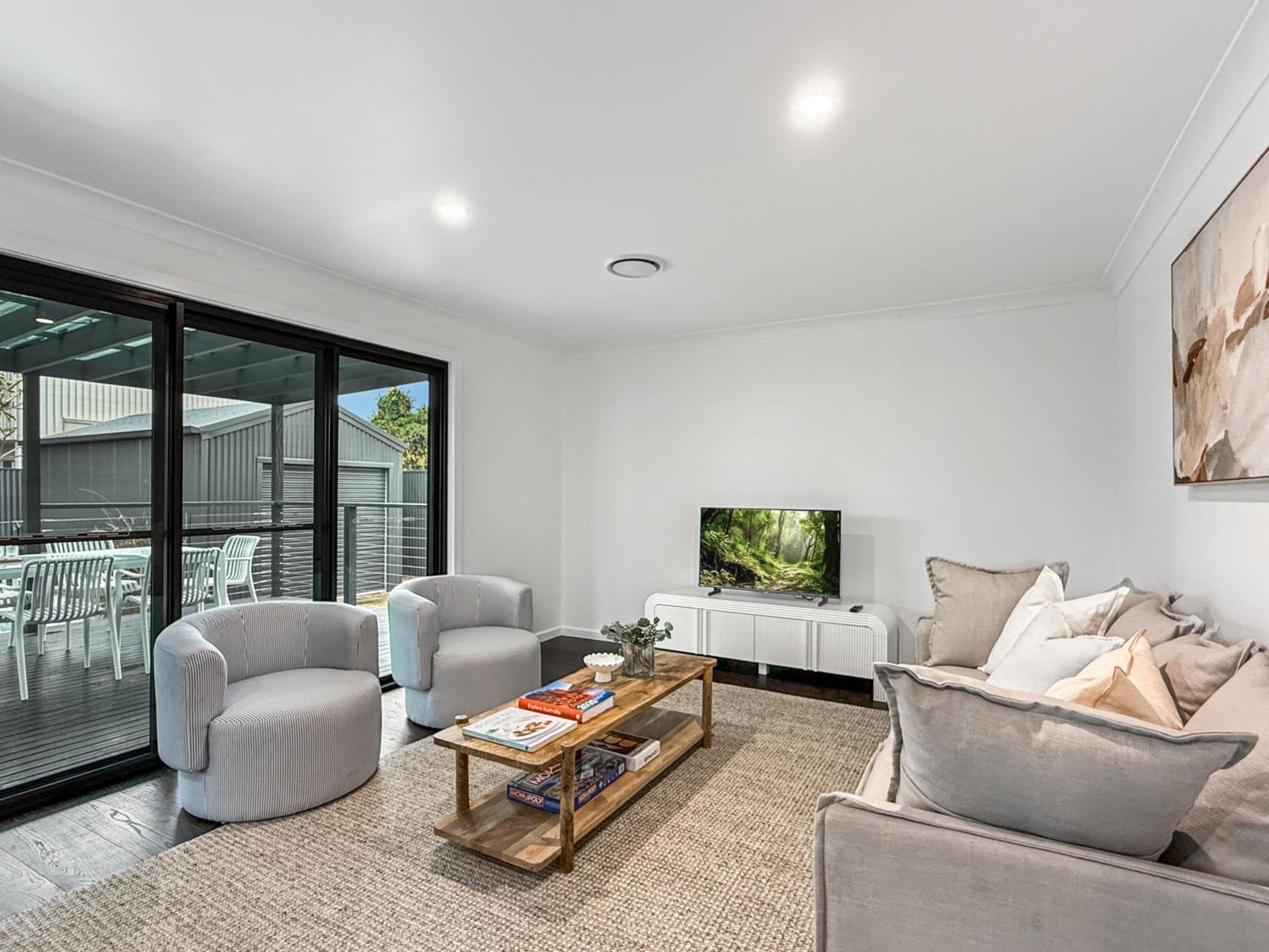 Spacious 3-Bedroom Home with Private Pool & BBQ