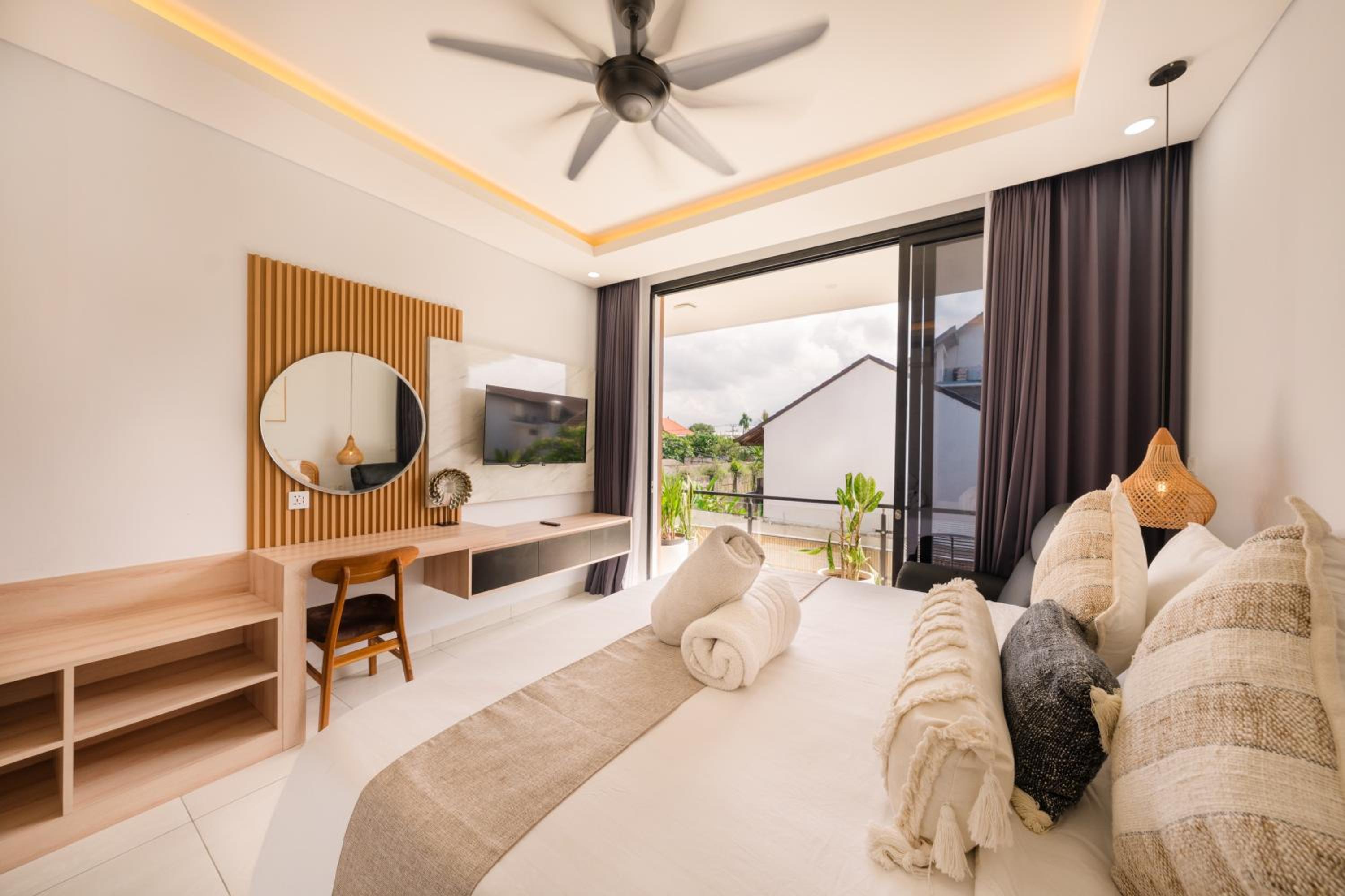 Shanti Villa - 3BR Luxury Private Pool Villa in Seminyak
