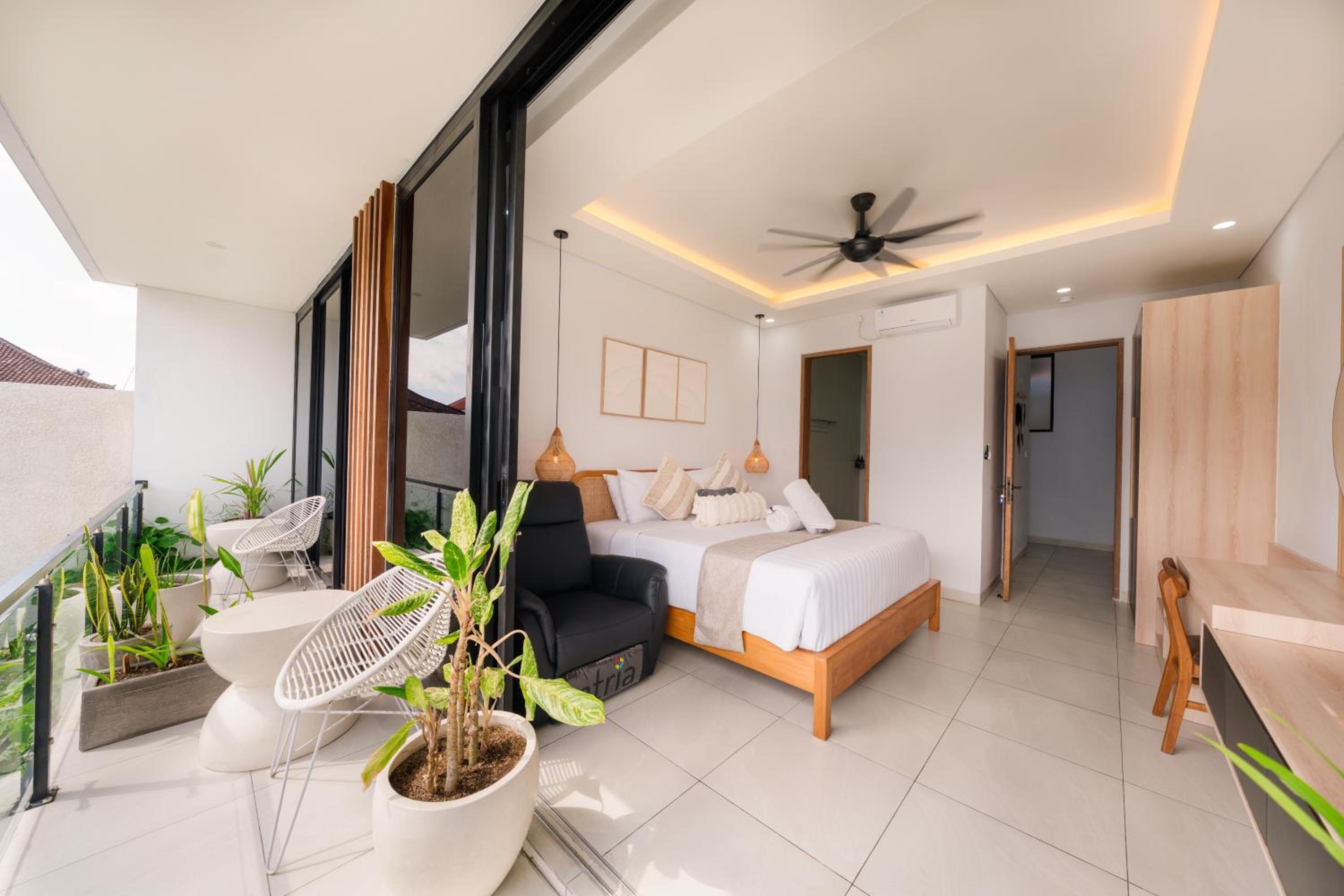 Shanti Villa - 3BR Luxury Private Pool Villa in Seminyak