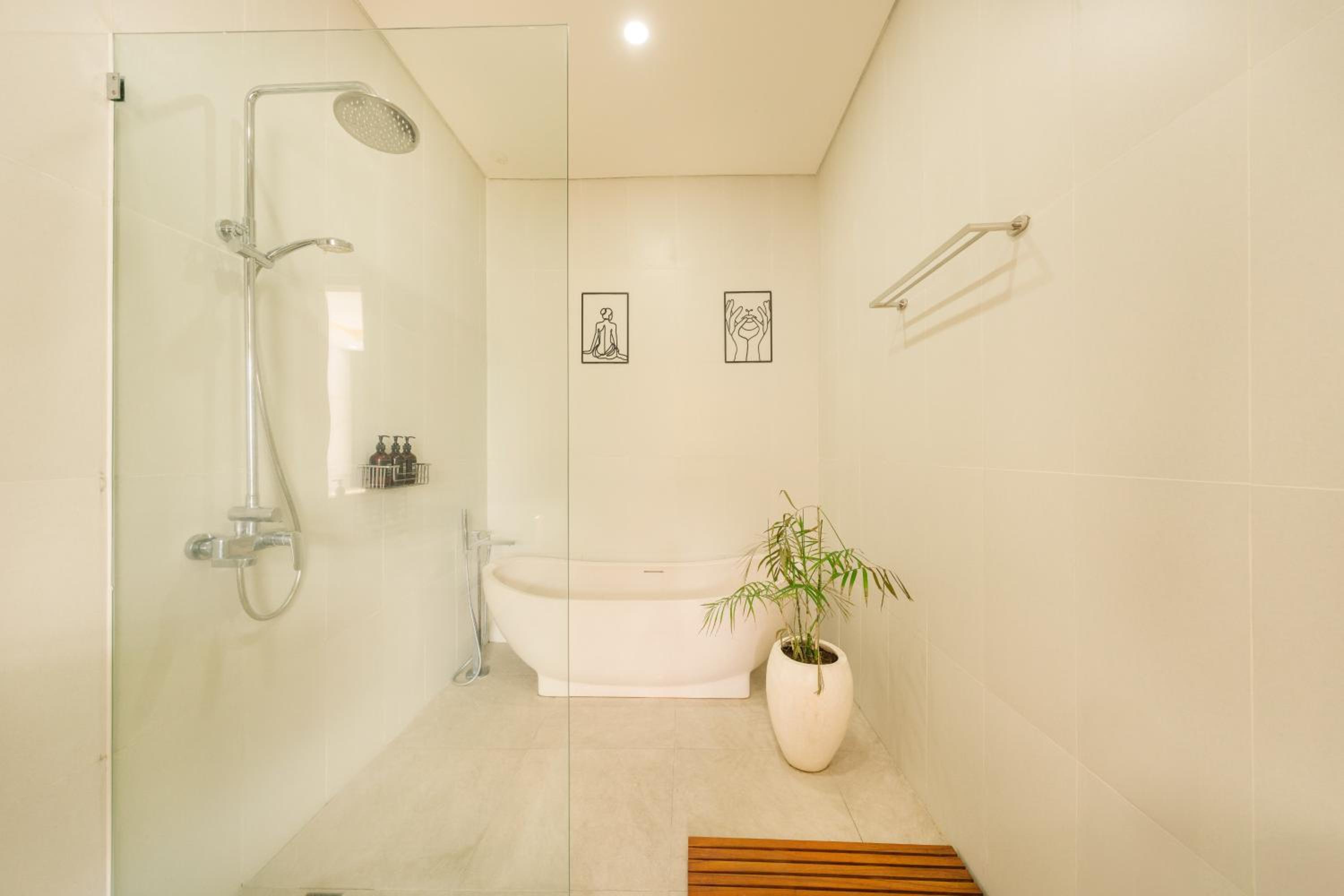 Shanti Villa - 3BR Luxury Private Pool Villa in Seminyak