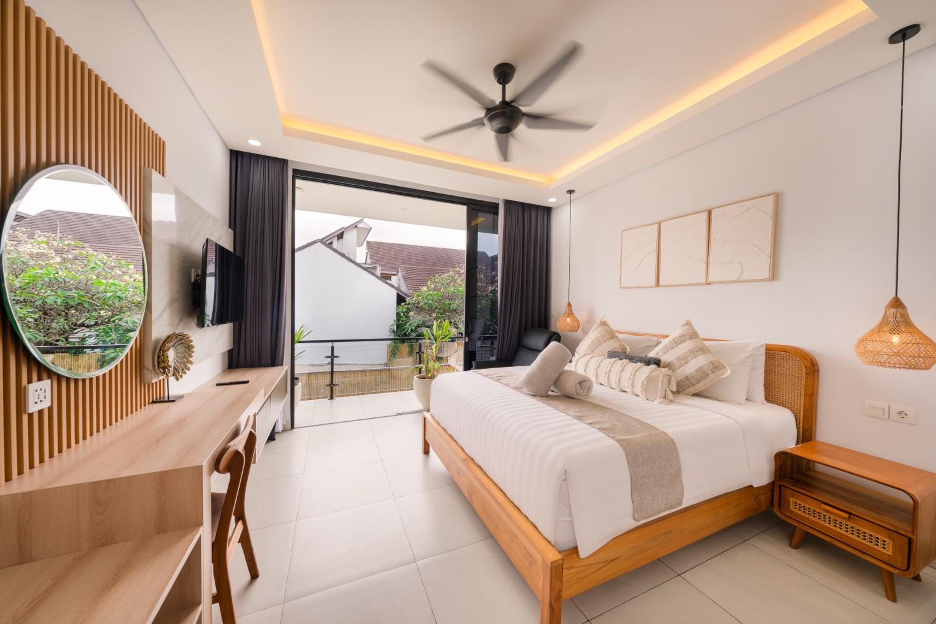 Shanti Villa - 3BR Luxury Private Pool Villa in Seminyak