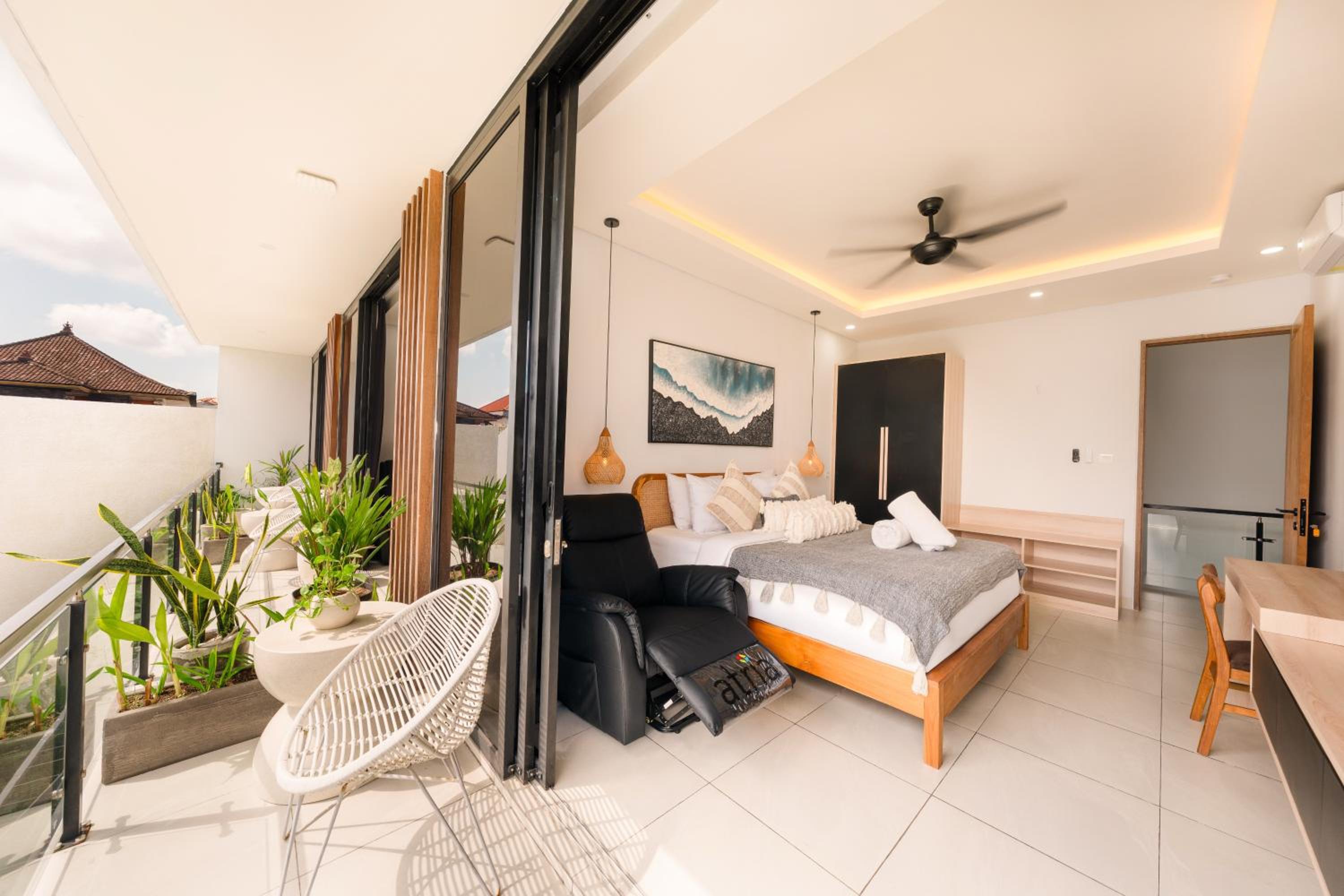 Shanti Villa - 3BR Luxury Private Pool Villa in Seminyak