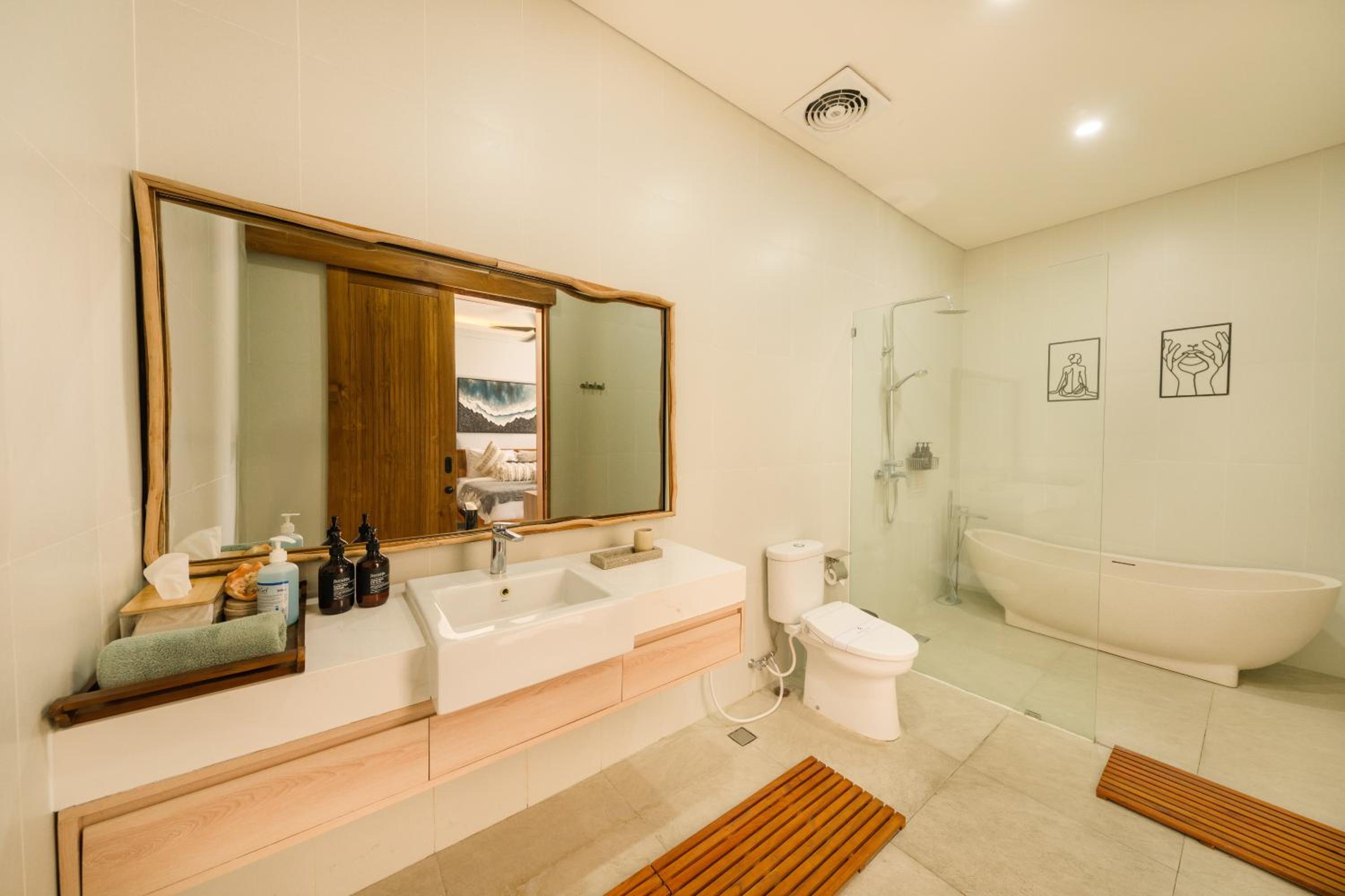Shanti Villa - 3BR Luxury Private Pool Villa in Seminyak