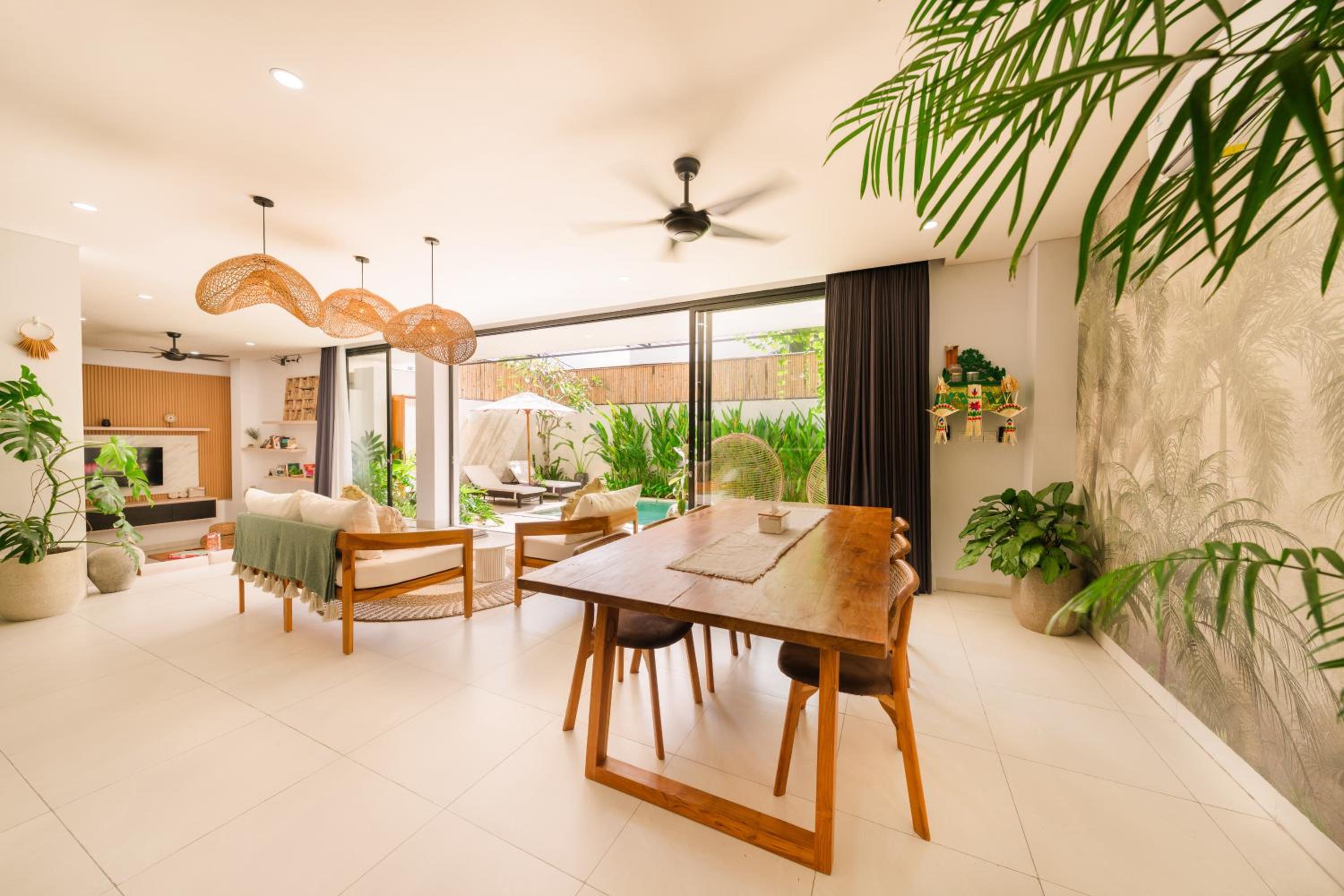 Shanti Villa - 3BR Luxury Private Pool Villa in Seminyak