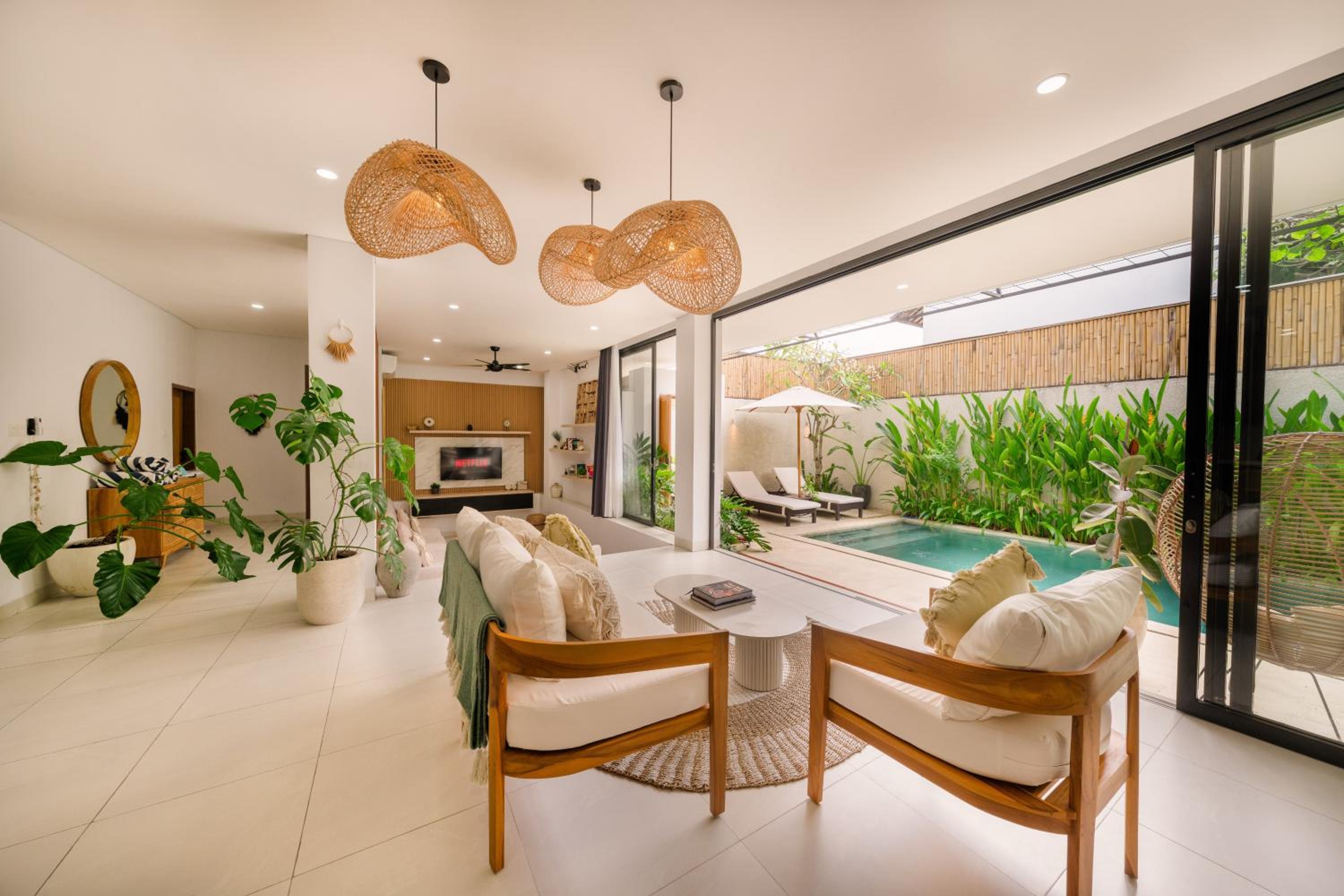 Shanti Villa - 3BR Luxury Private Pool Villa in Seminyak
