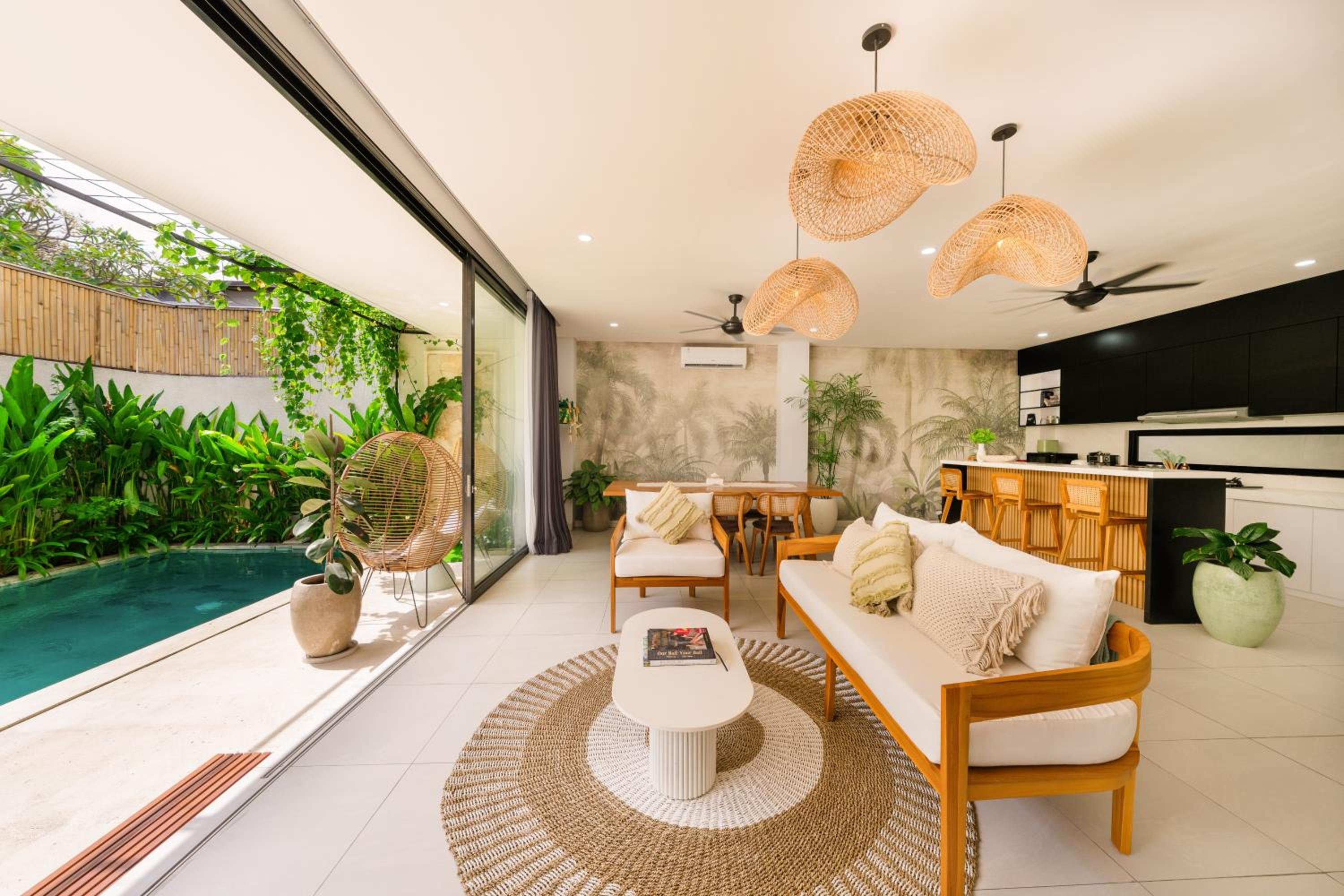 Shanti Villa - 3BR Luxury Private Pool Villa in Seminyak