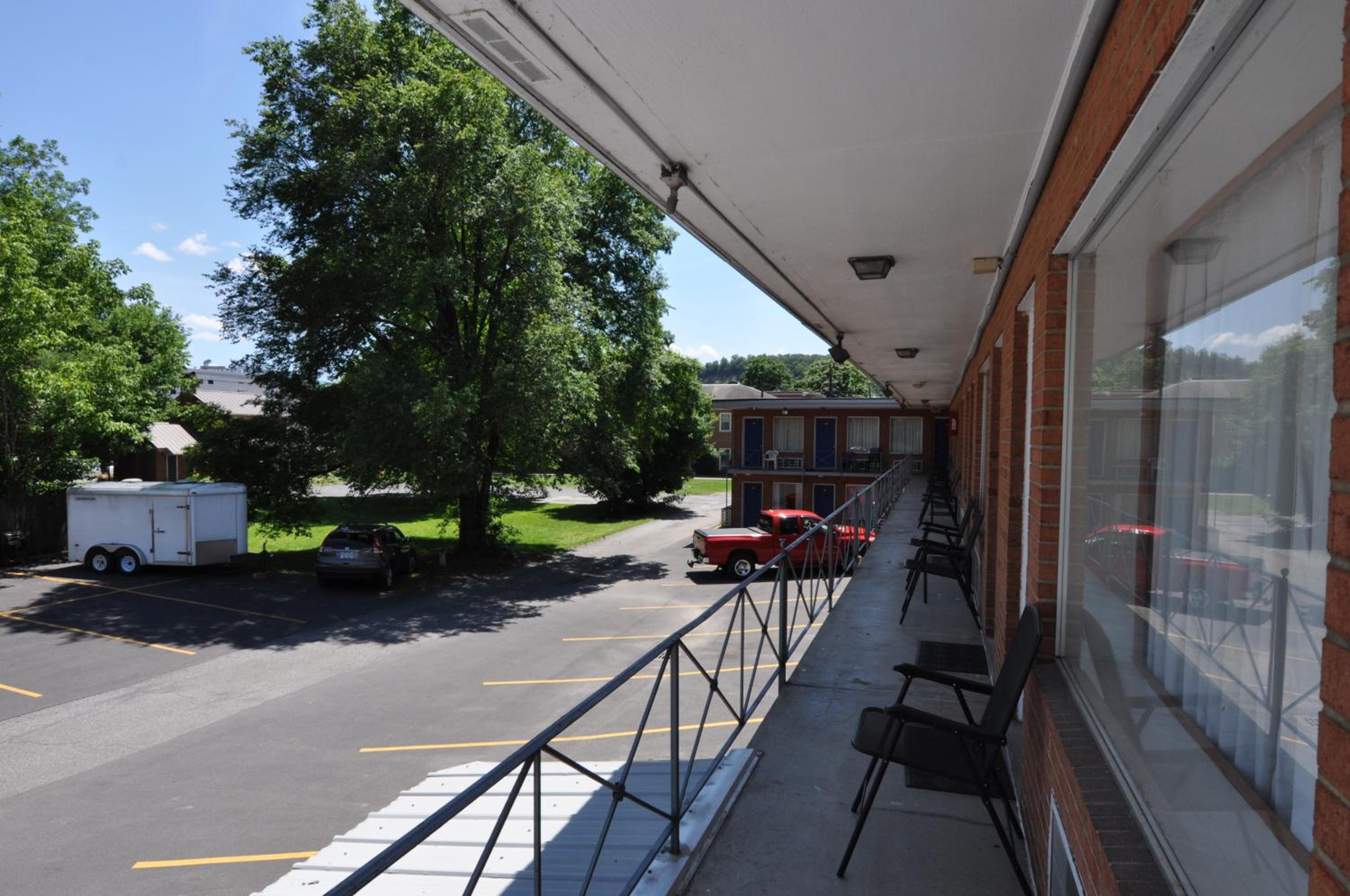 Budget Inn near WestRock view 4
