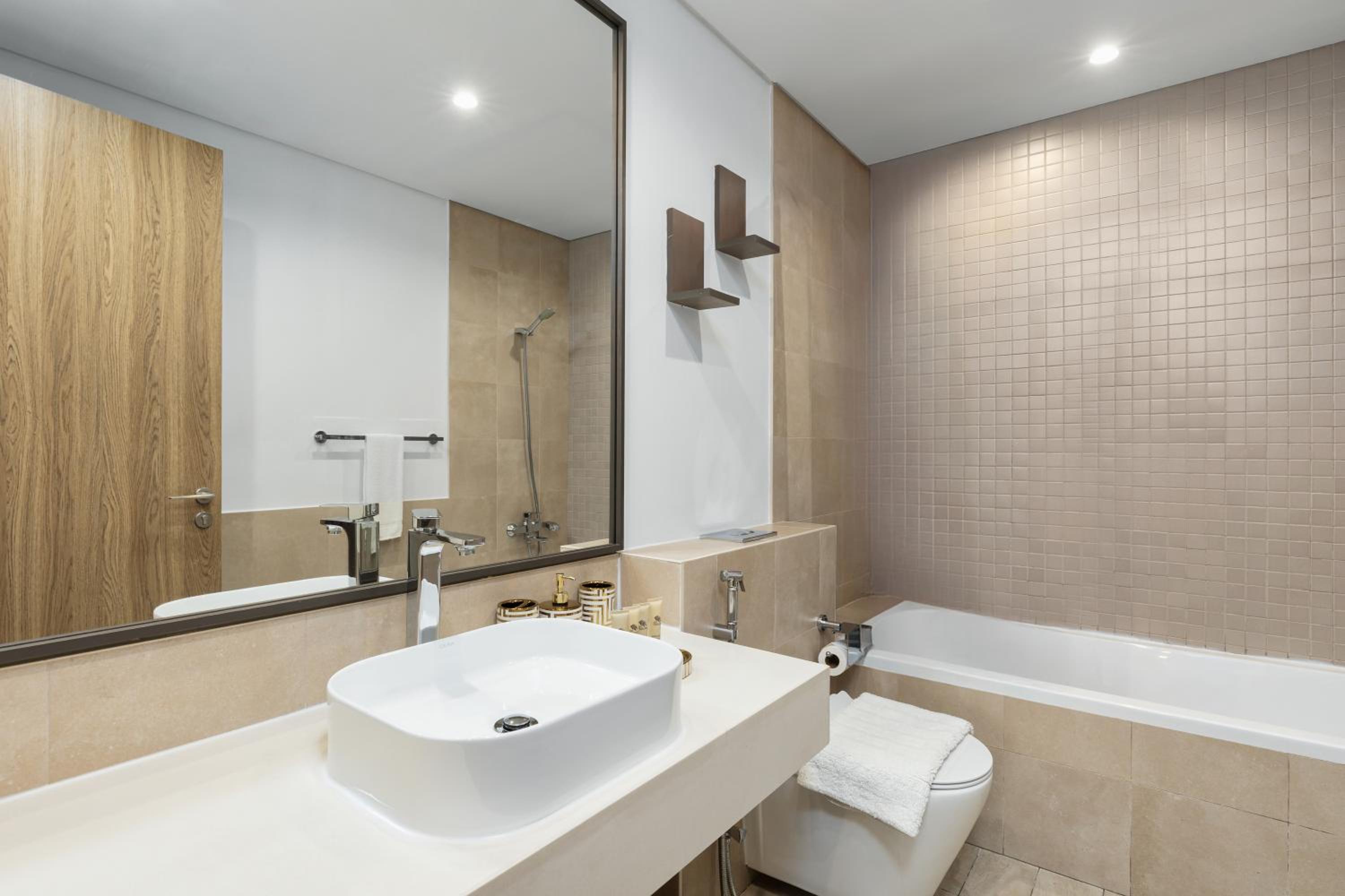 Maison Privee - Urban Parkside Living near the Iconic Dubai Frame