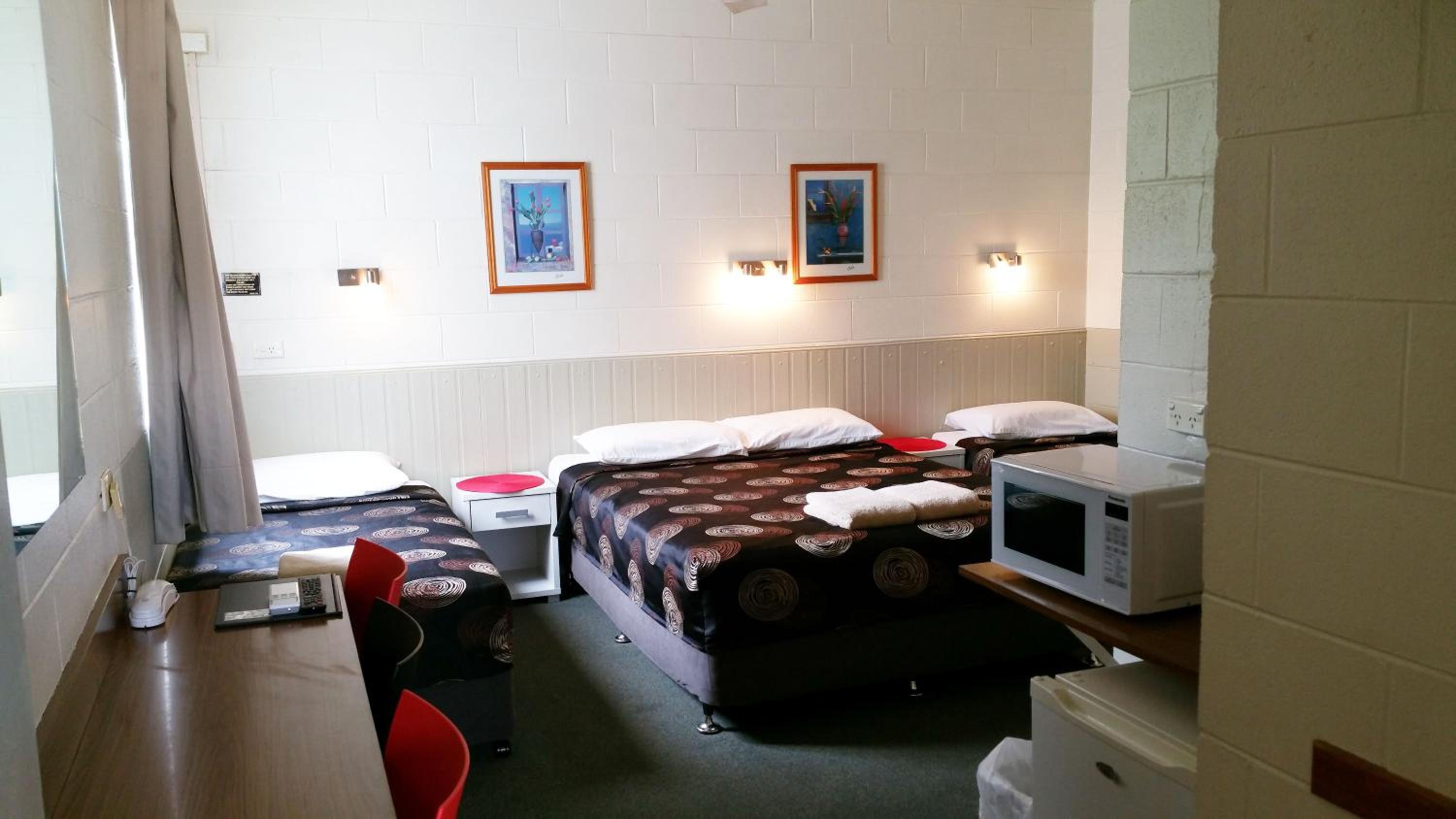 A&A Lodge Motel