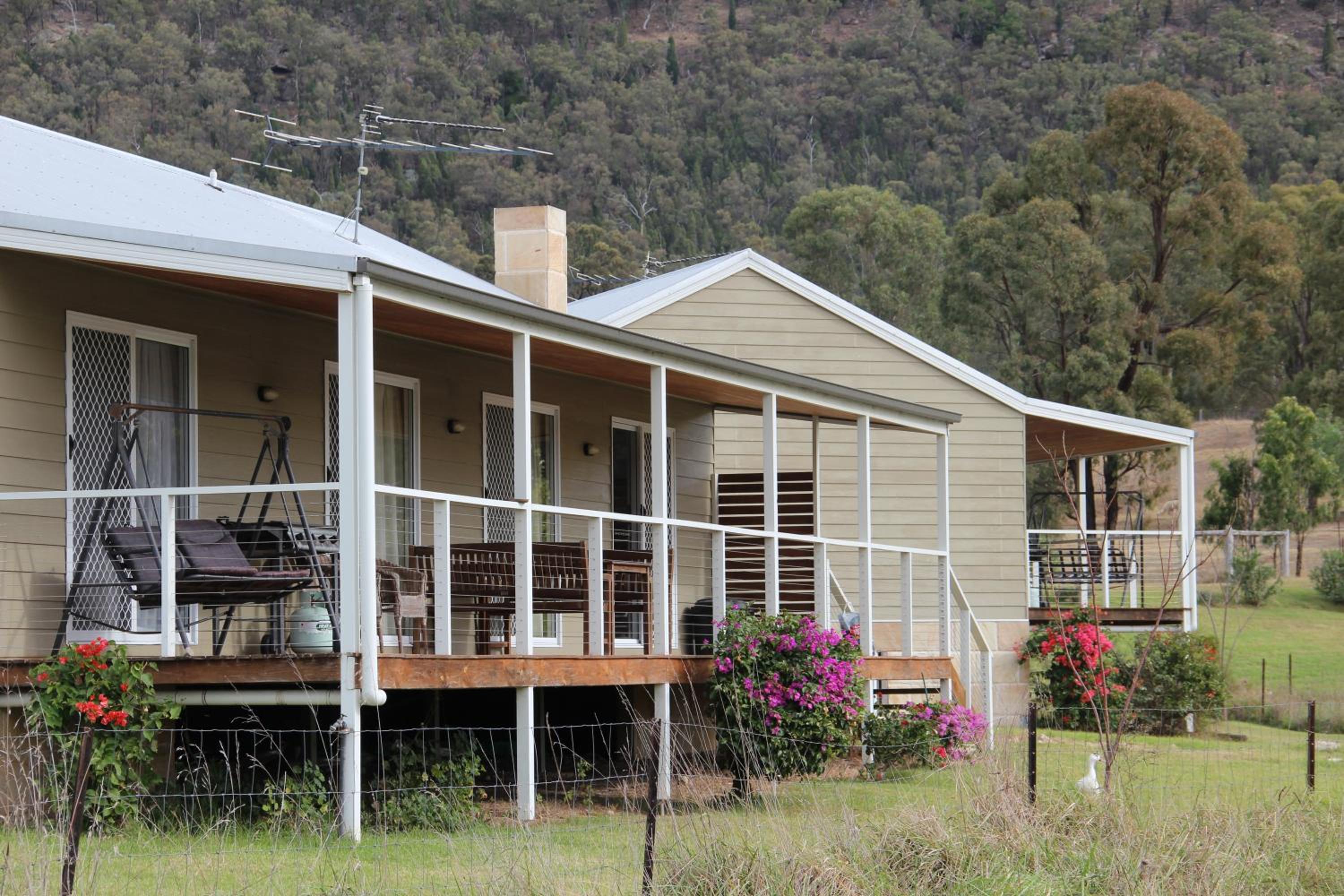 Starline Alpacas Farmstay Resort view 2