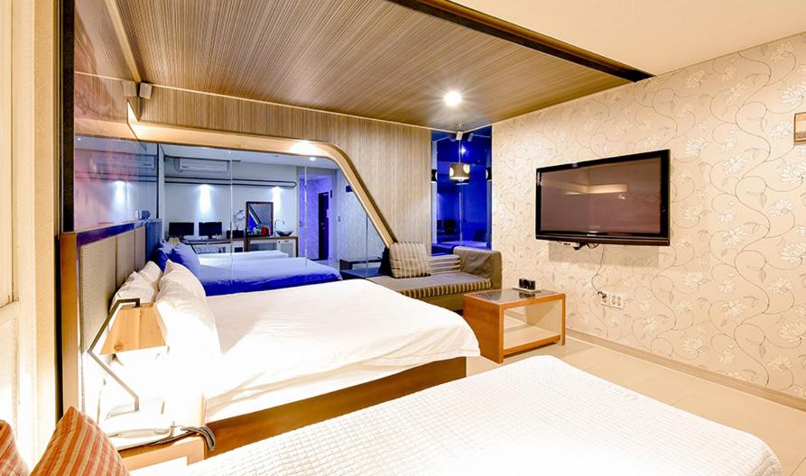 hotel room