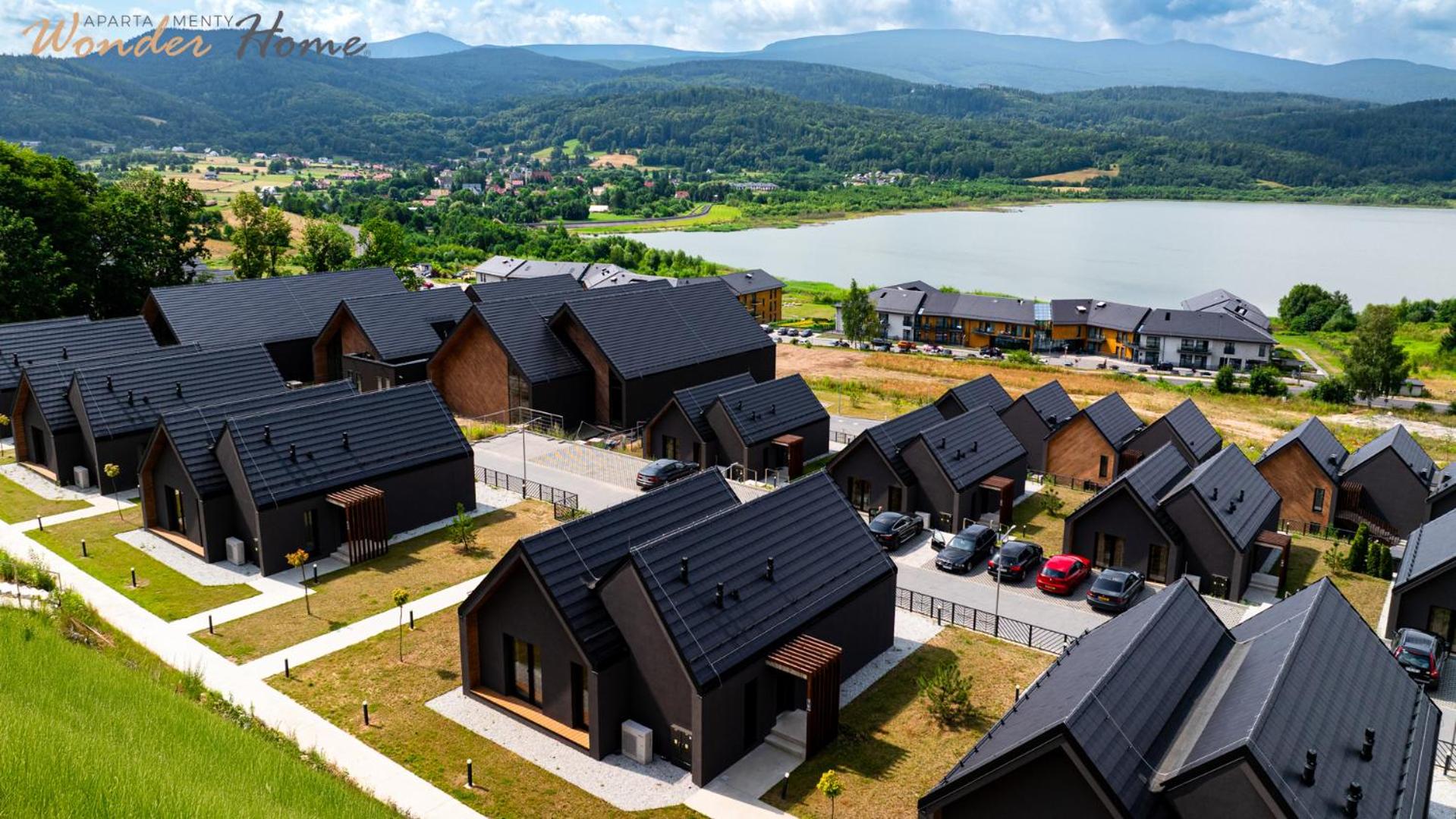 Wonder Hill - bajkowy widok na góry i zalew, strefa wellness na terenie kompleksu