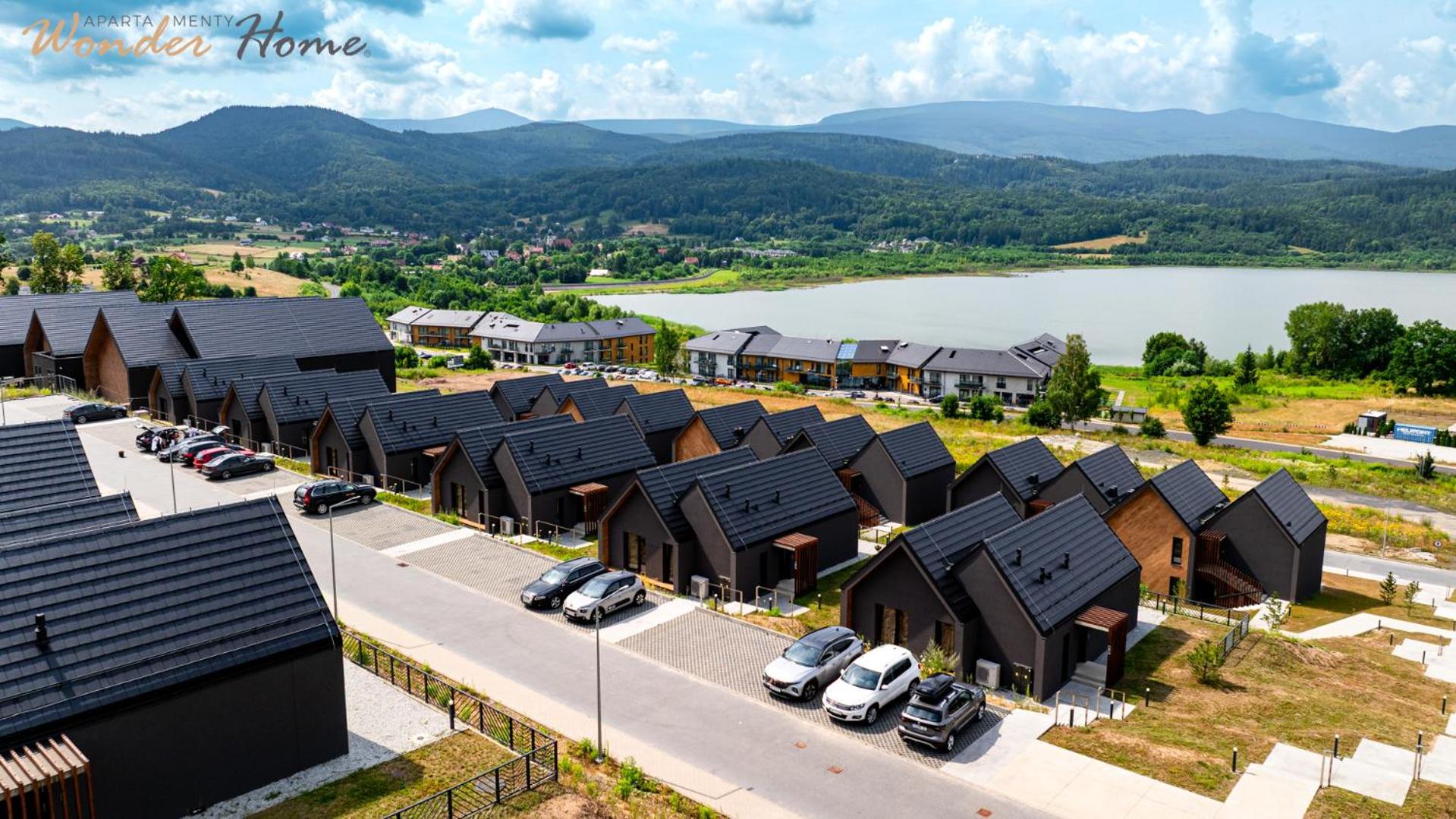 Wonder Hill - bajkowy widok na góry i zalew, strefa wellness na terenie kompleksu