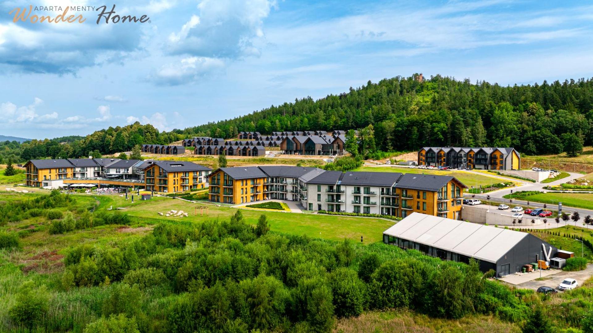 Wonder Hill - bajkowy widok na góry i zalew, strefa wellness na terenie kompleksu